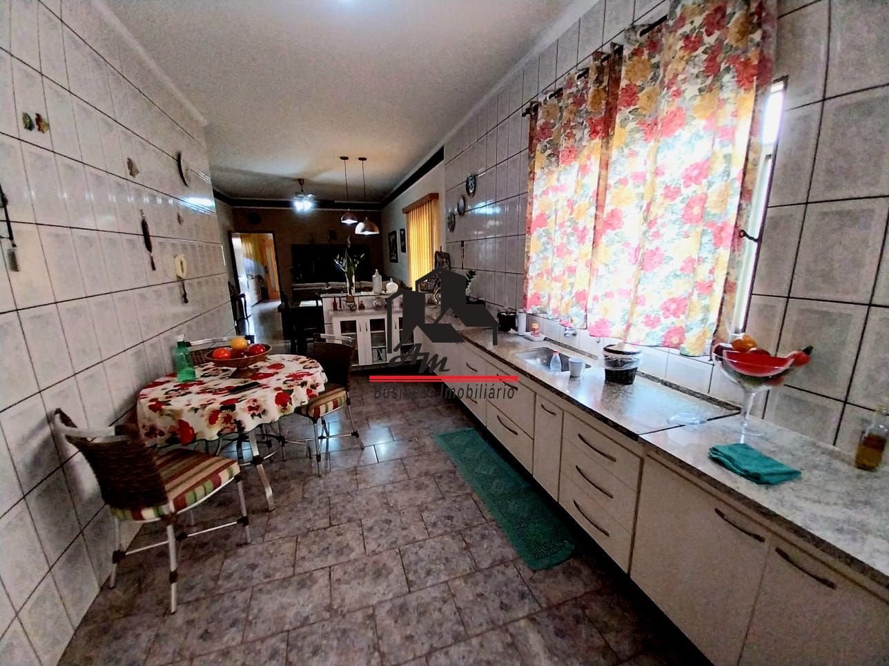 Casa com 3 quartos à venda, 267m² — foto 18 de 33