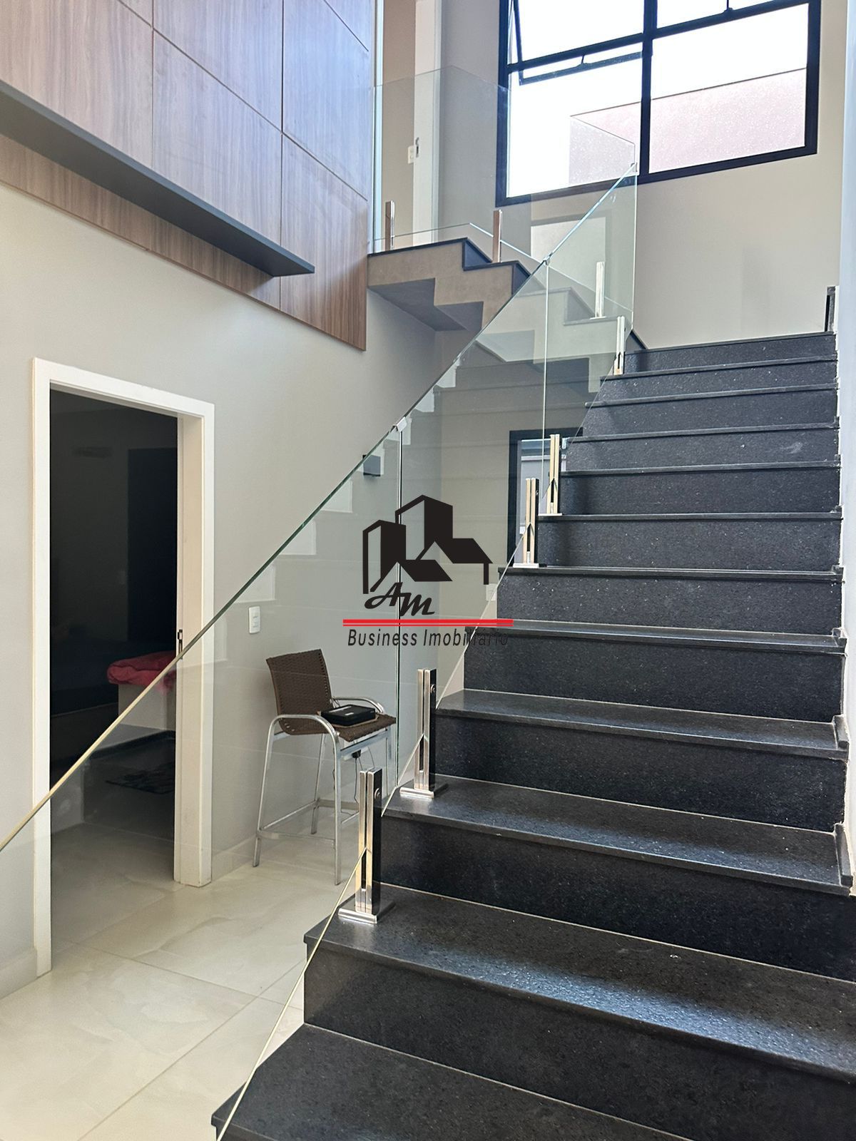 Casa de Condomínio com 3 quartos à venda, 235m² — foto 3 de 13