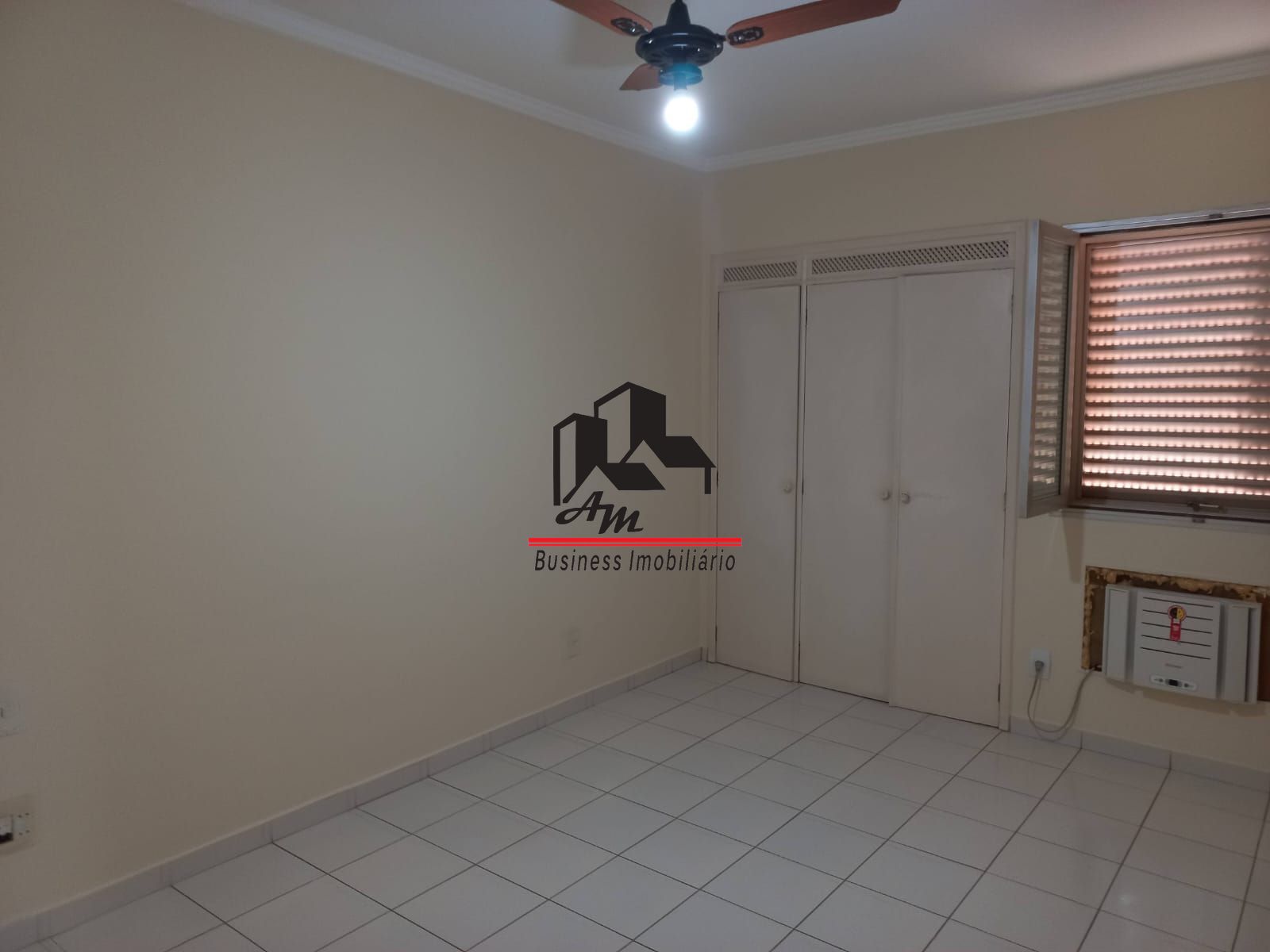 Apartamento com 2 quartos à venda, 70m² — foto 3 de 7
