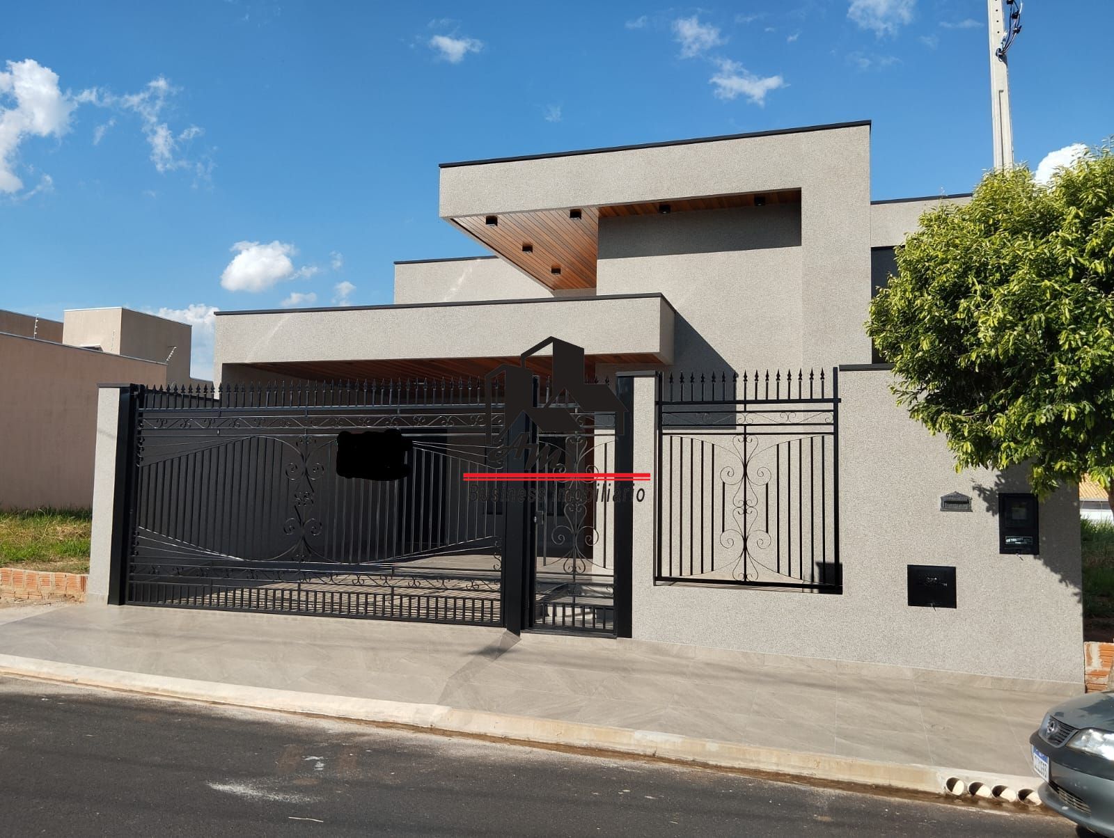 Casa com 3 quartos à venda, 125m² — foto 2 de 35