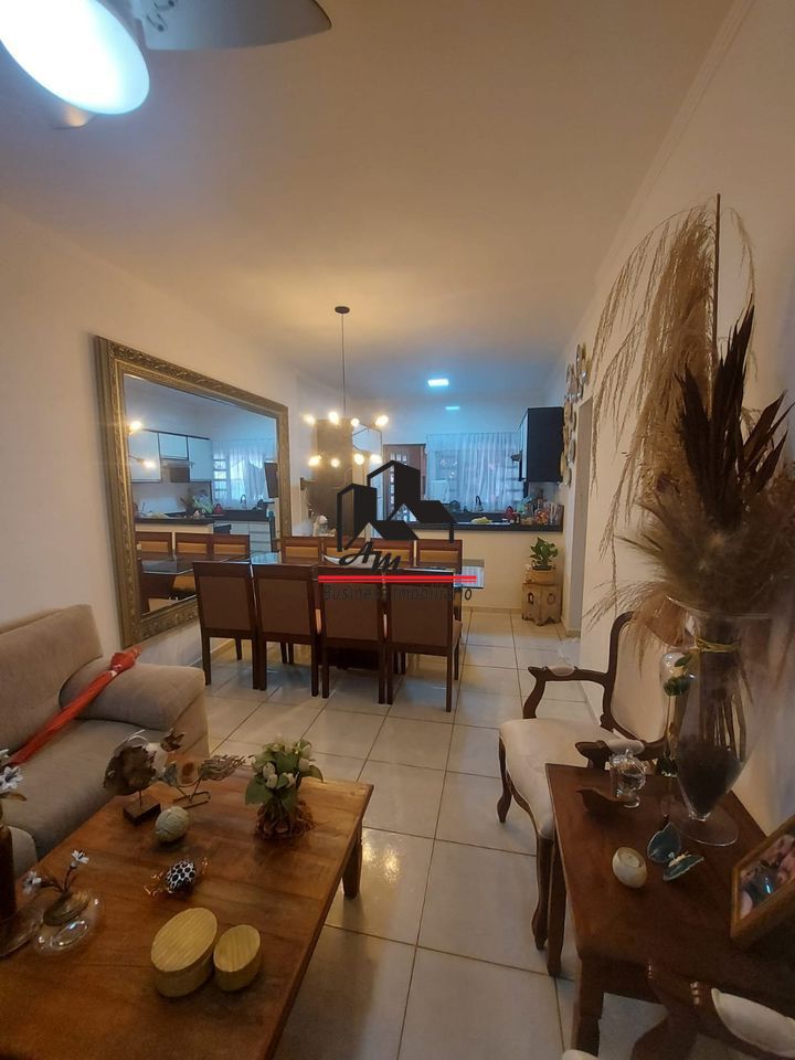 Casa com 3 quartos à venda, 140m² — foto 1 de 15