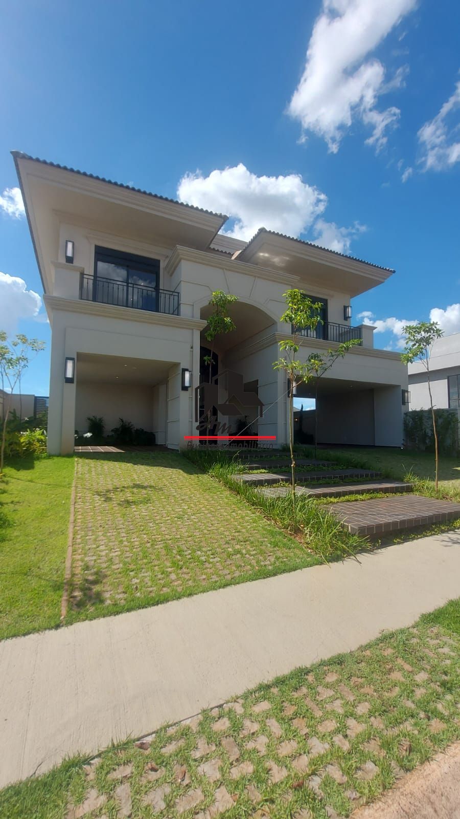 Sobrado com 4 quartos à venda, 490m² — foto 1 de 40