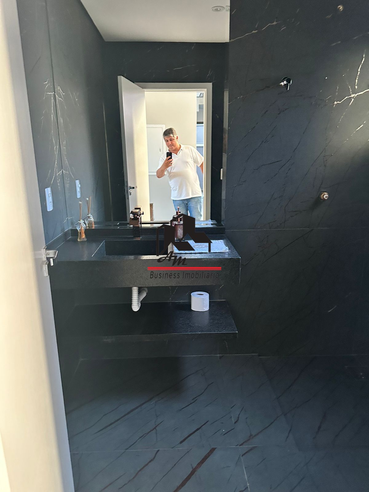 Casa de Condomínio com 3 quartos à venda, 235m² — foto 9 de 13