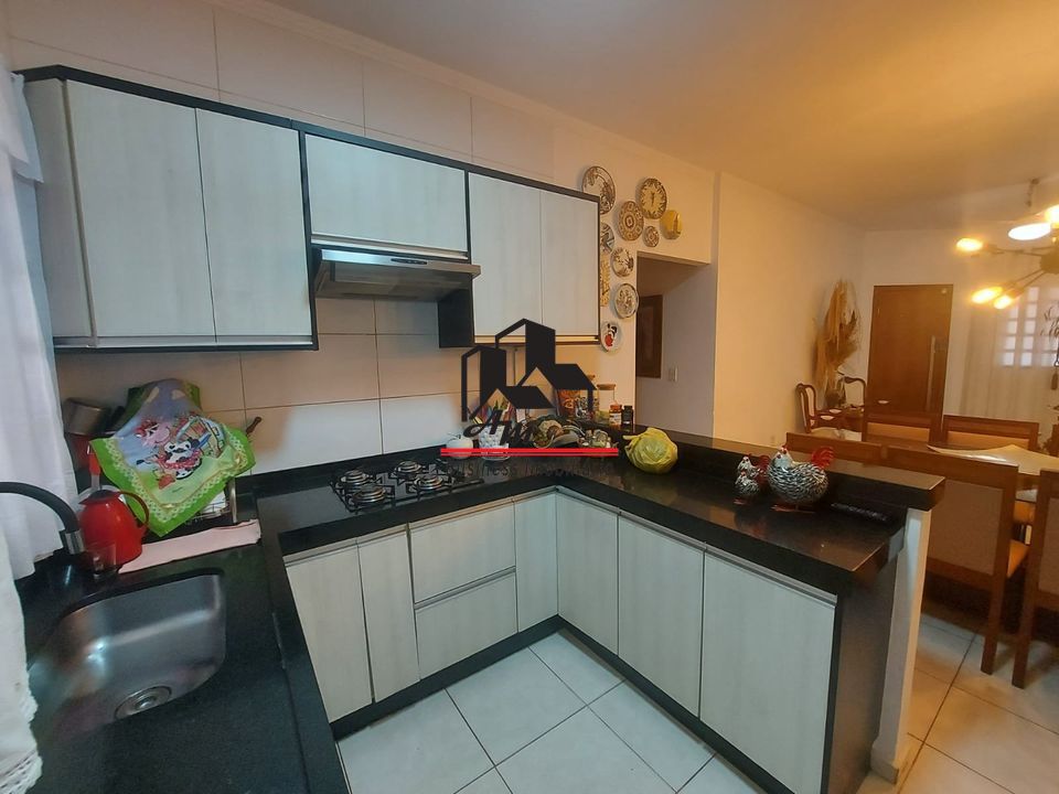 Casa com 3 quartos à venda, 140m² — foto 2 de 15