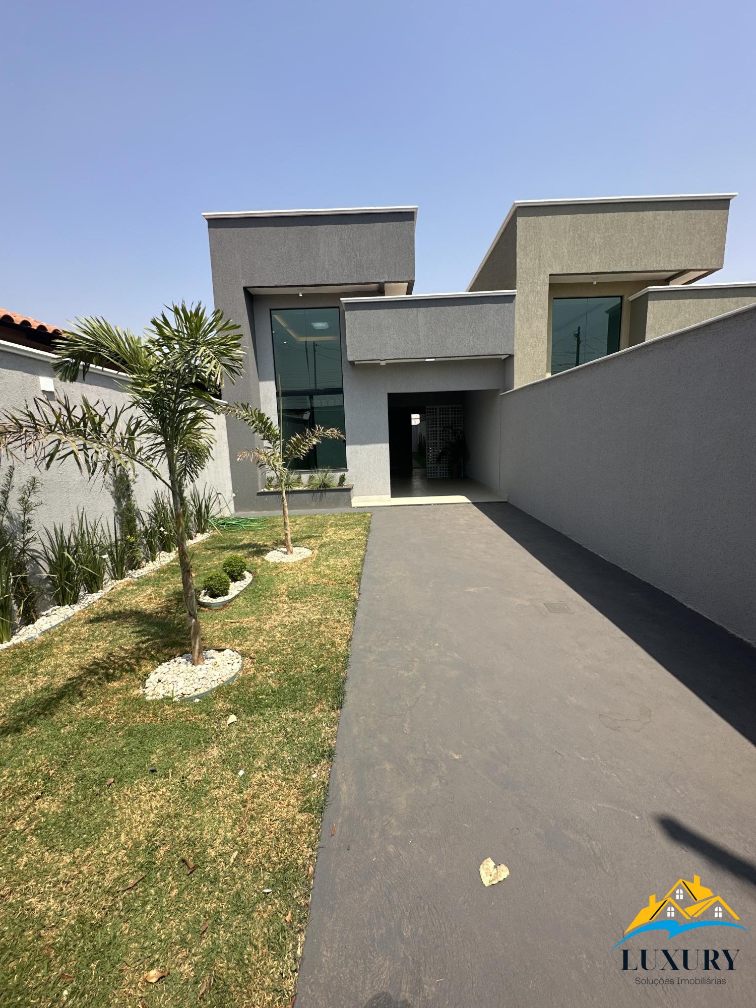 Casa à venda com 3 quartos, 130m² - Foto 1