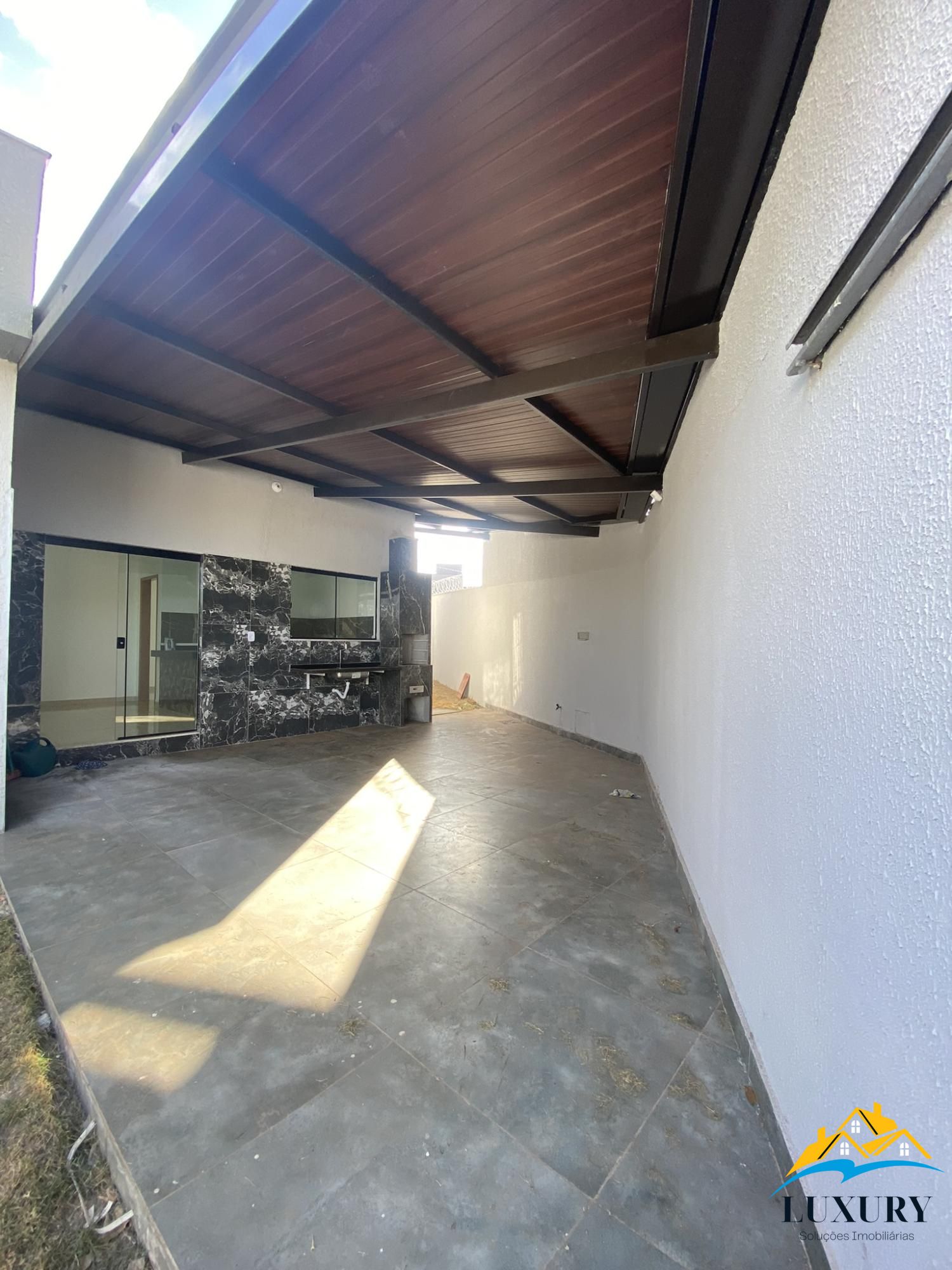 Casa à venda com 3 quartos, 165m² - Foto 1