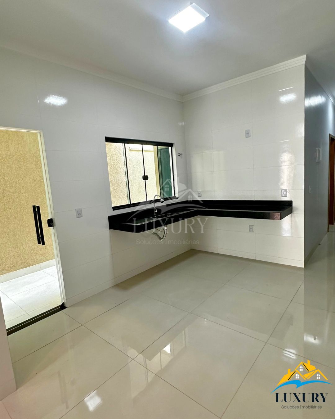 Casa à venda com 2 quartos, 100m² - Foto 8