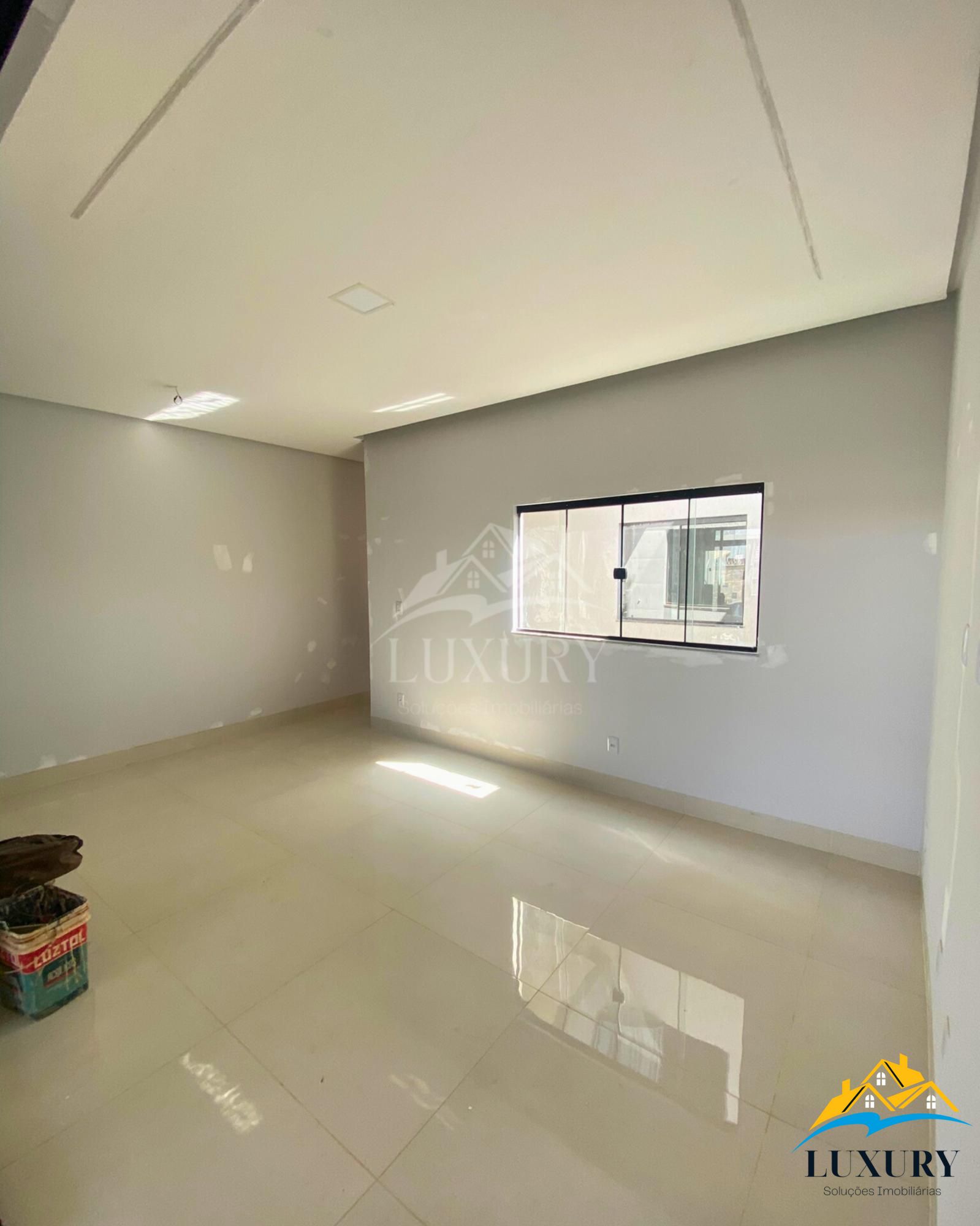 Casa à venda com 3 quartos, 100m² - Foto 4