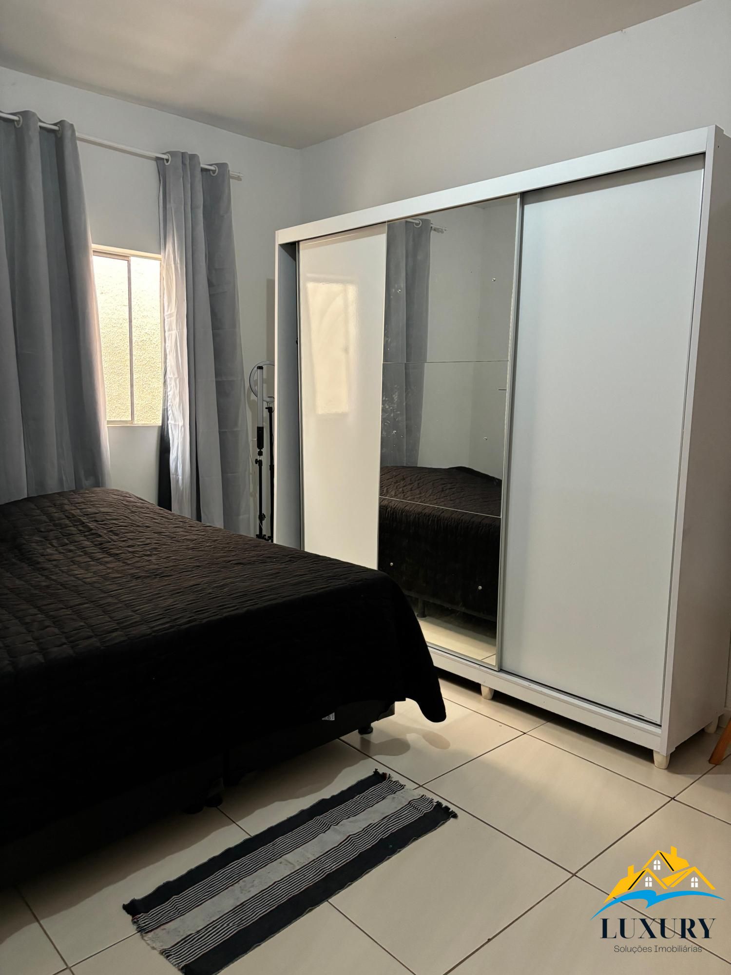 Casa à venda com 2 quartos, 150m² - Foto 2