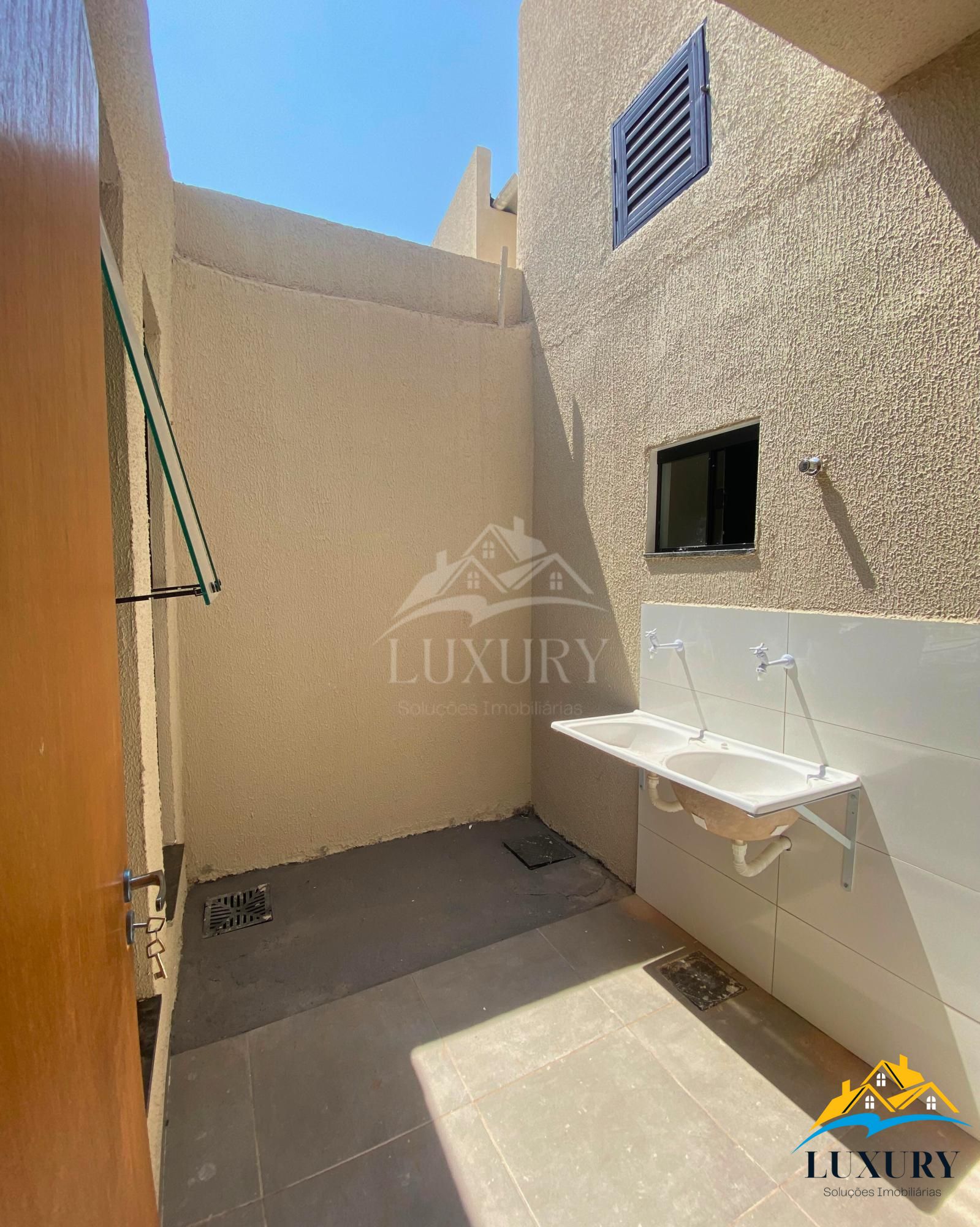 Casa à venda com 2 quartos, 97m² - Foto 9