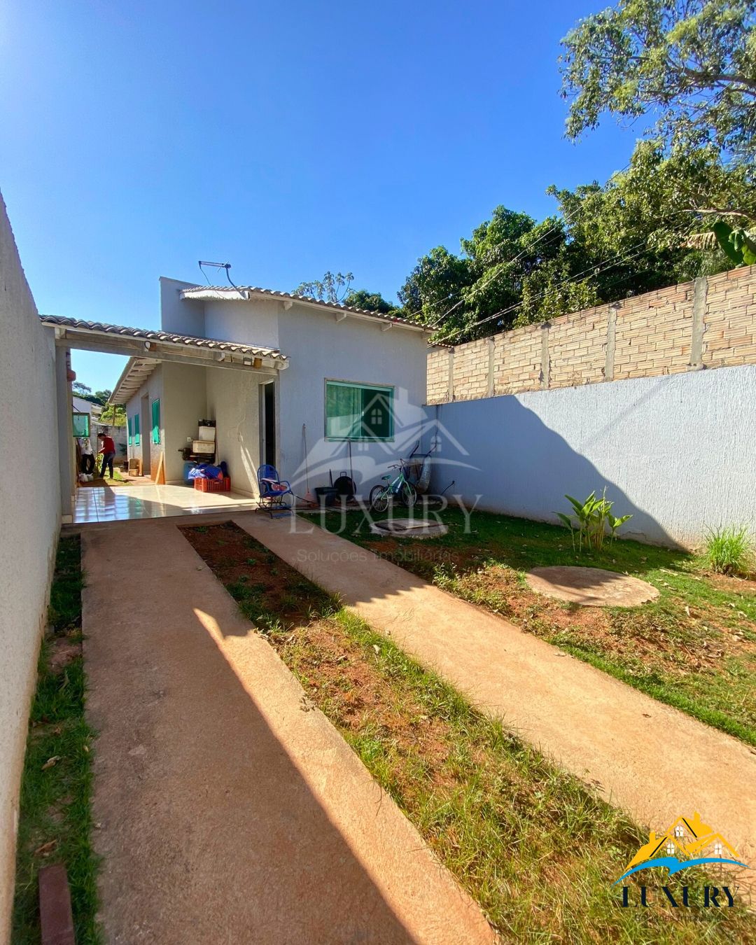 Casa à venda com 2 quartos, 80m² - Foto 1