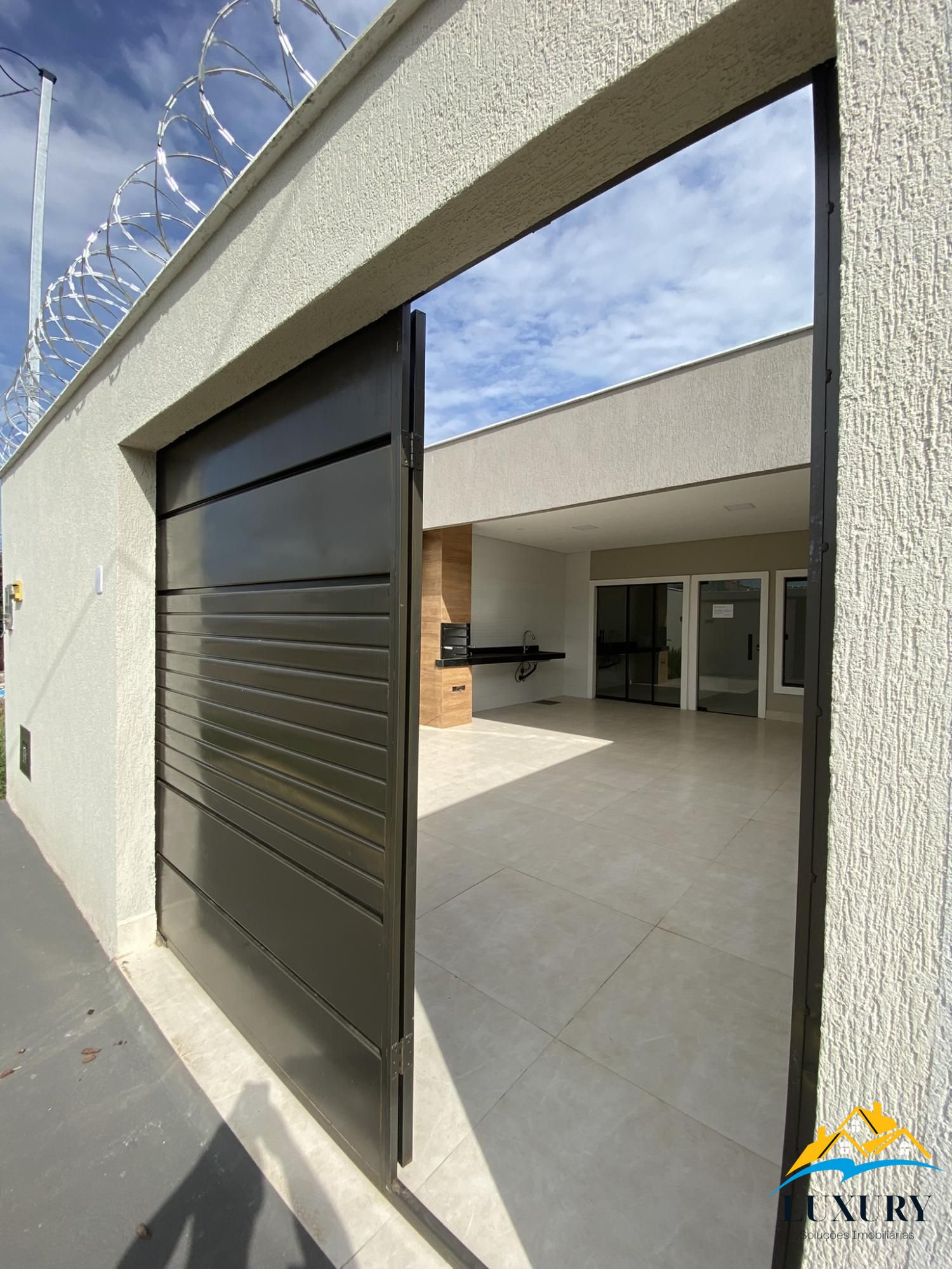 Casa à venda com 3 quartos, 110m² - Foto 2