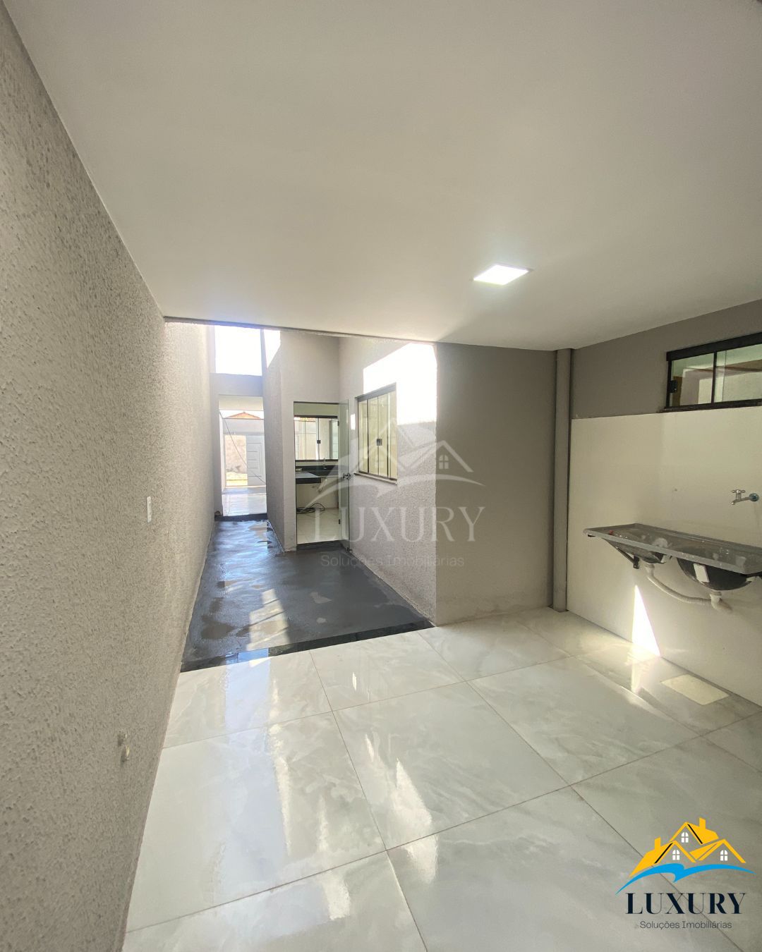 Casa à venda com 3 quartos, 100m² - Foto 14