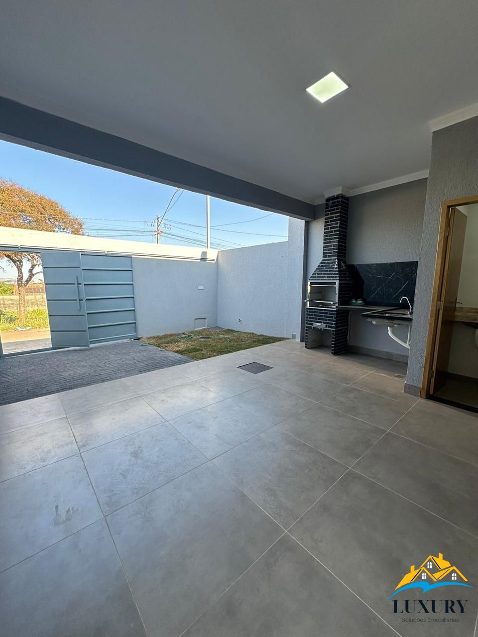 Casa à venda com 2 quartos, 96m² - Foto 2