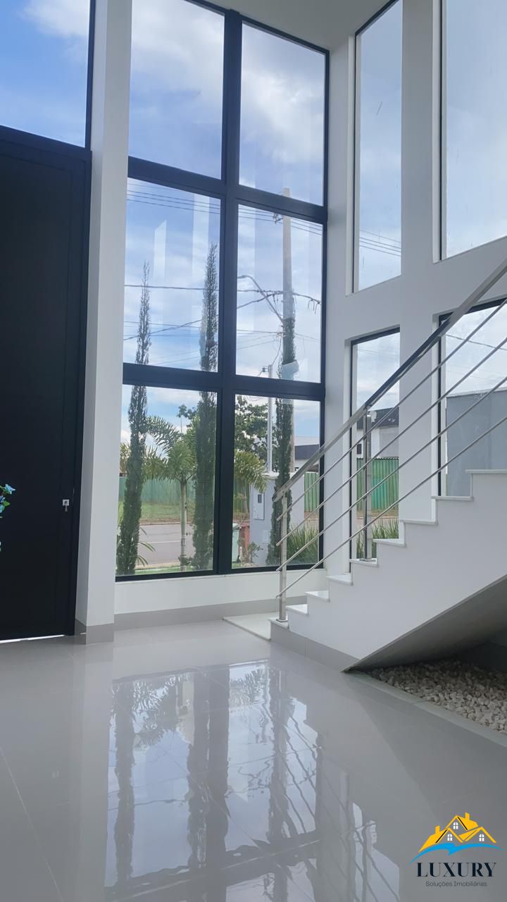 Casa à venda com 4 quartos, 276m² - Foto 2