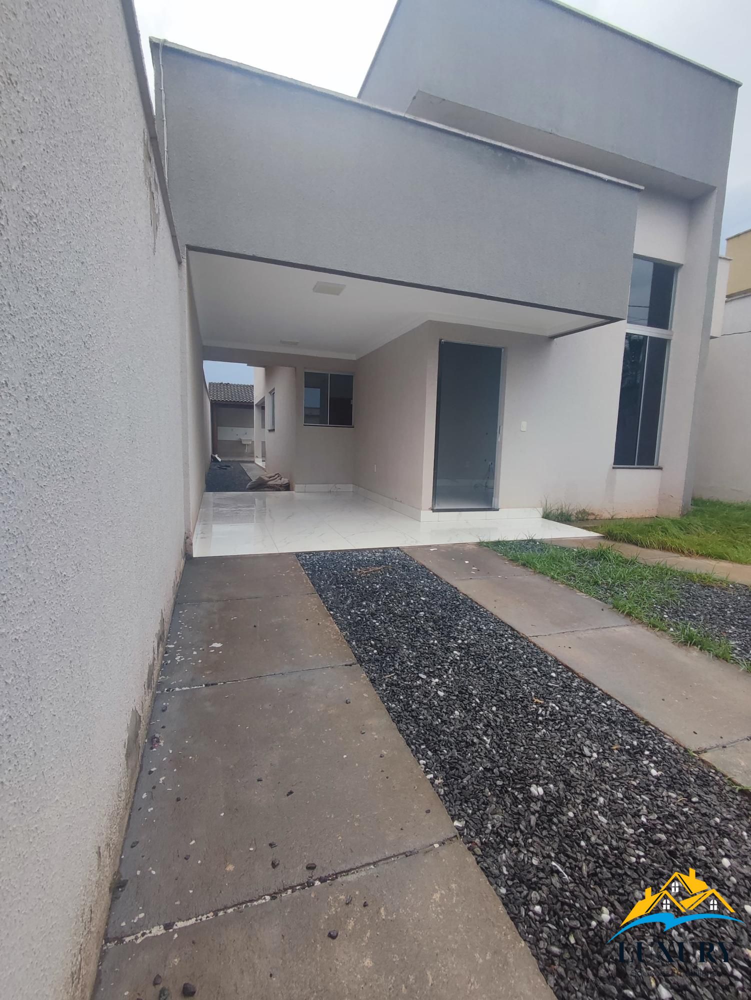 Casa à venda com 3 quartos, 100m² - Foto 4