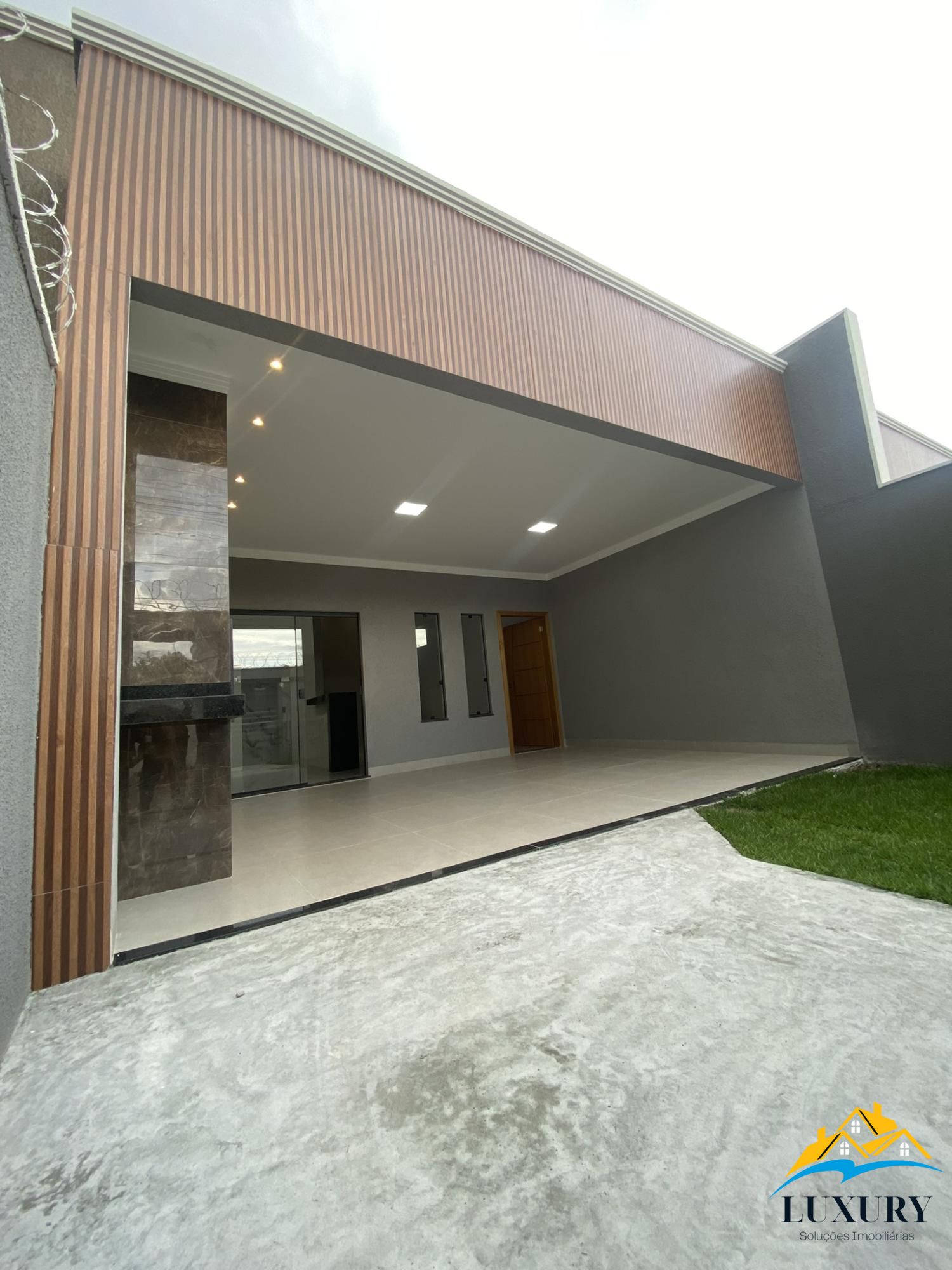 Casa à venda com 3 quartos, 105m² - Foto 2