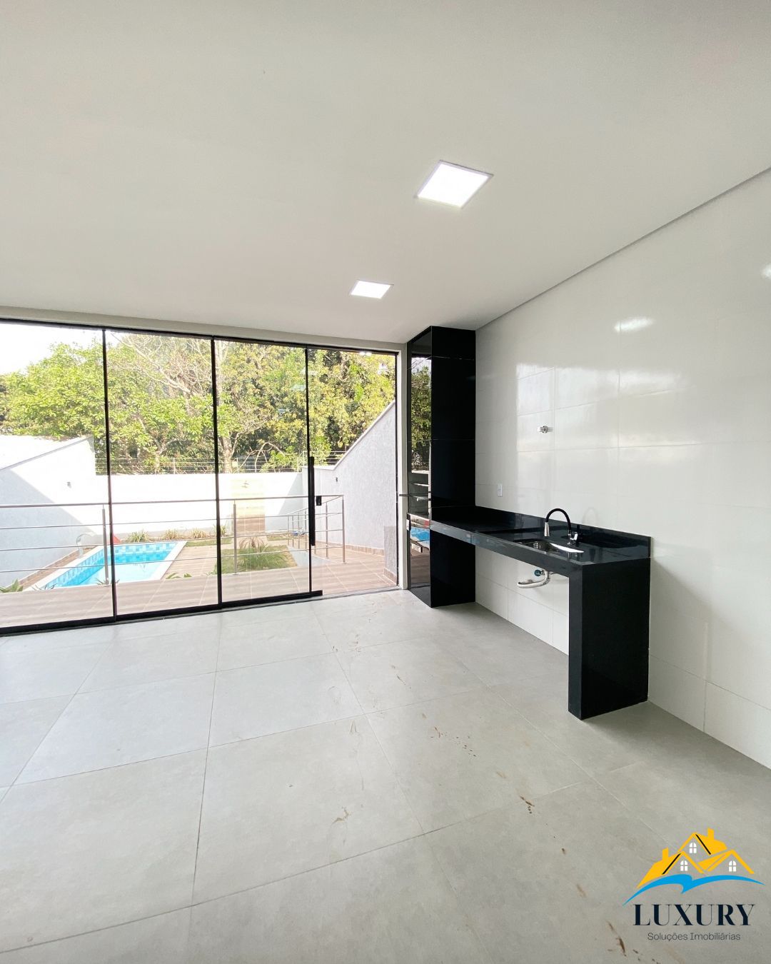 Casa à venda com 3 quartos, 166m² - Foto 8