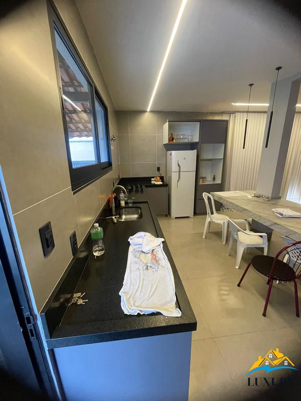 Casa à venda com 3 quartos, 150m² - Foto 3