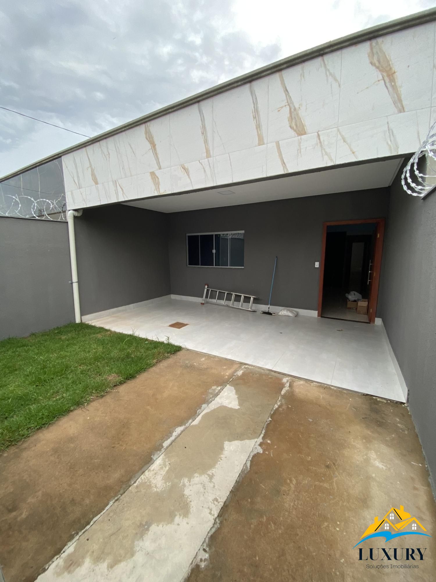 Casa à venda com 3 quartos, 125m² - Foto 1