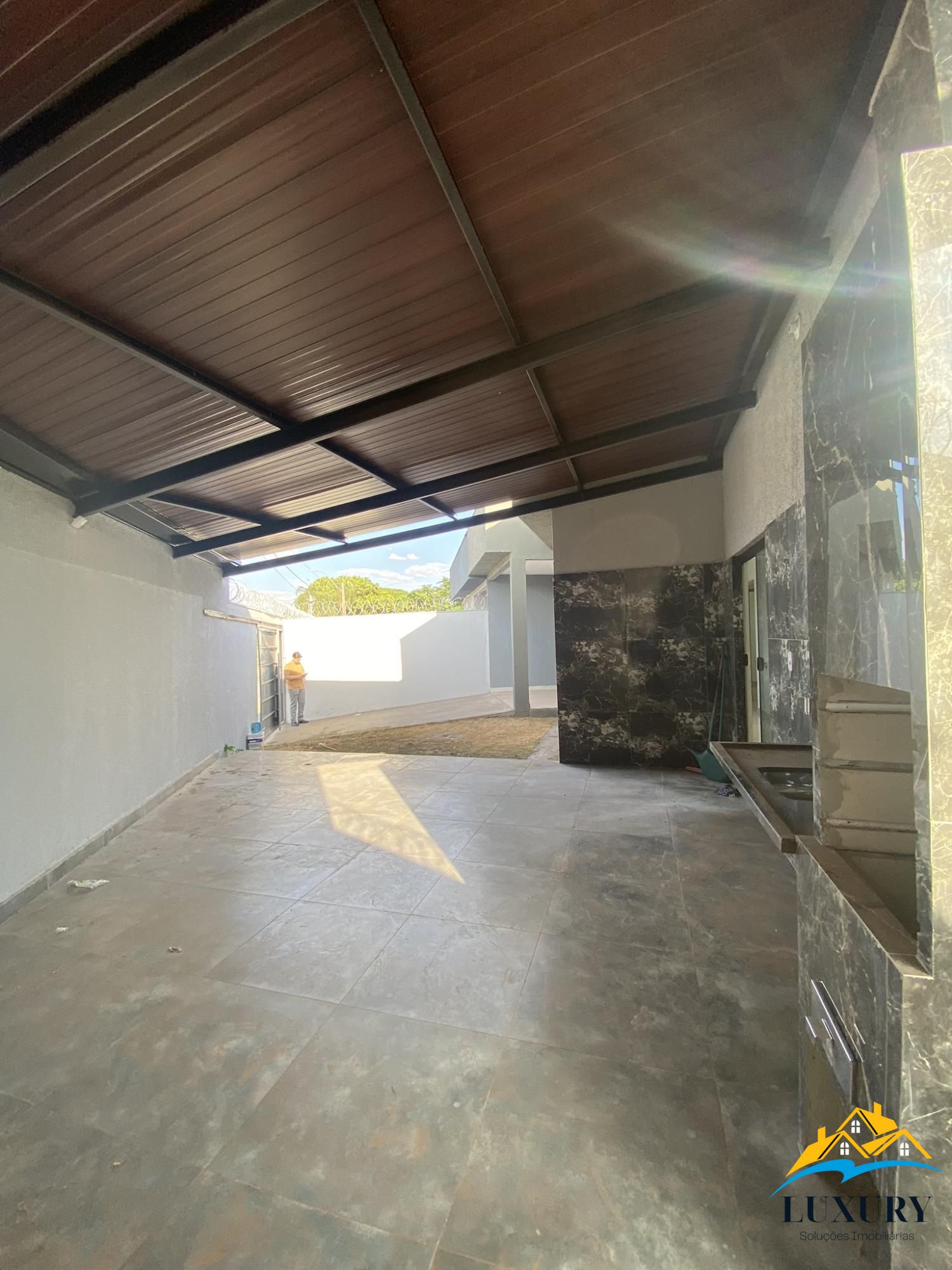 Casa à venda com 3 quartos, 165m² - Foto 2