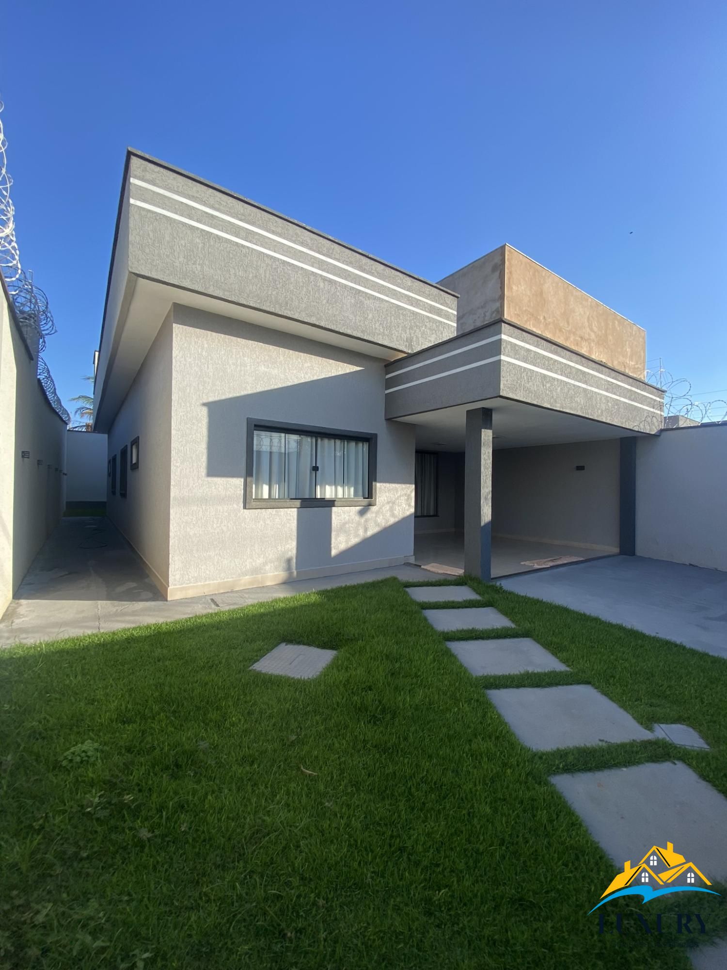 Casa à venda com 3 quartos, 160m² - Foto 1