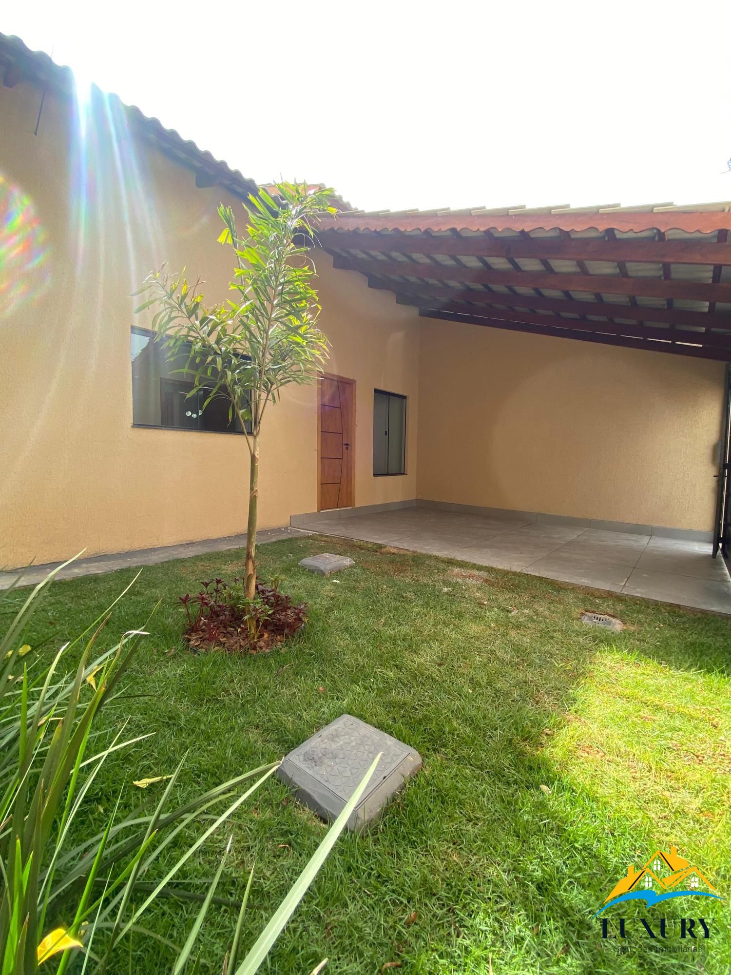 Casa à venda com 3 quartos, 120m² - Foto 1