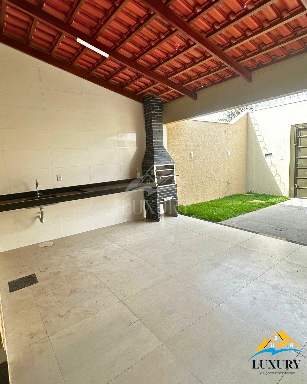 Casa à venda com 2 quartos, 100m² - Foto 4