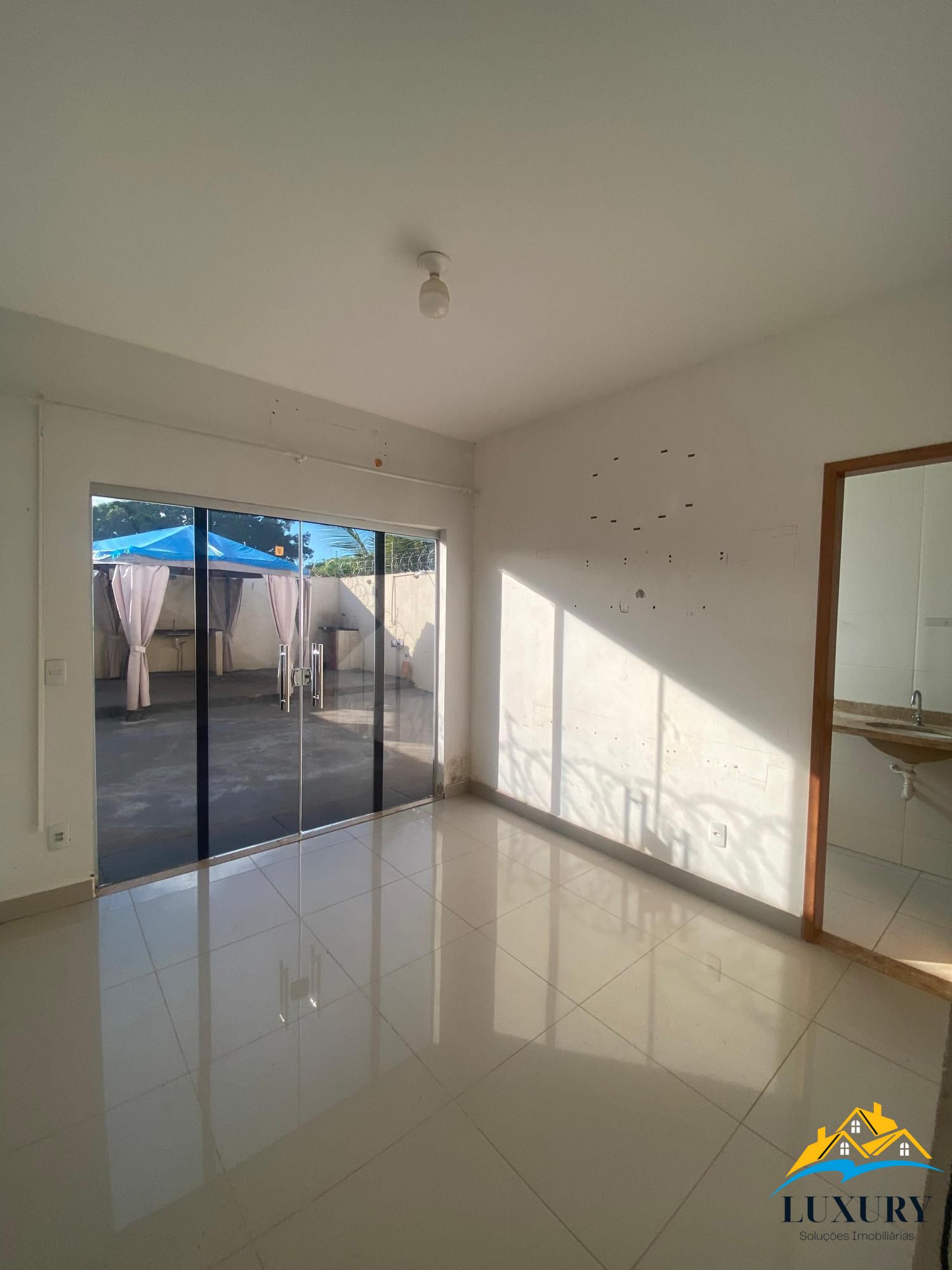 Casa para alugar com 3 quartos, 95m² - Foto 11