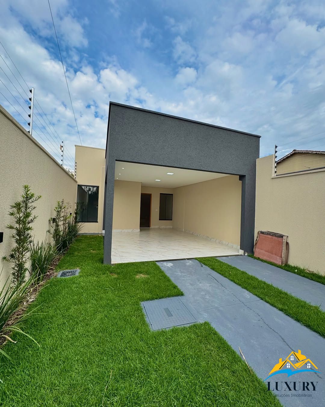 Casa à venda com 3 quartos, 125m² - Foto 1