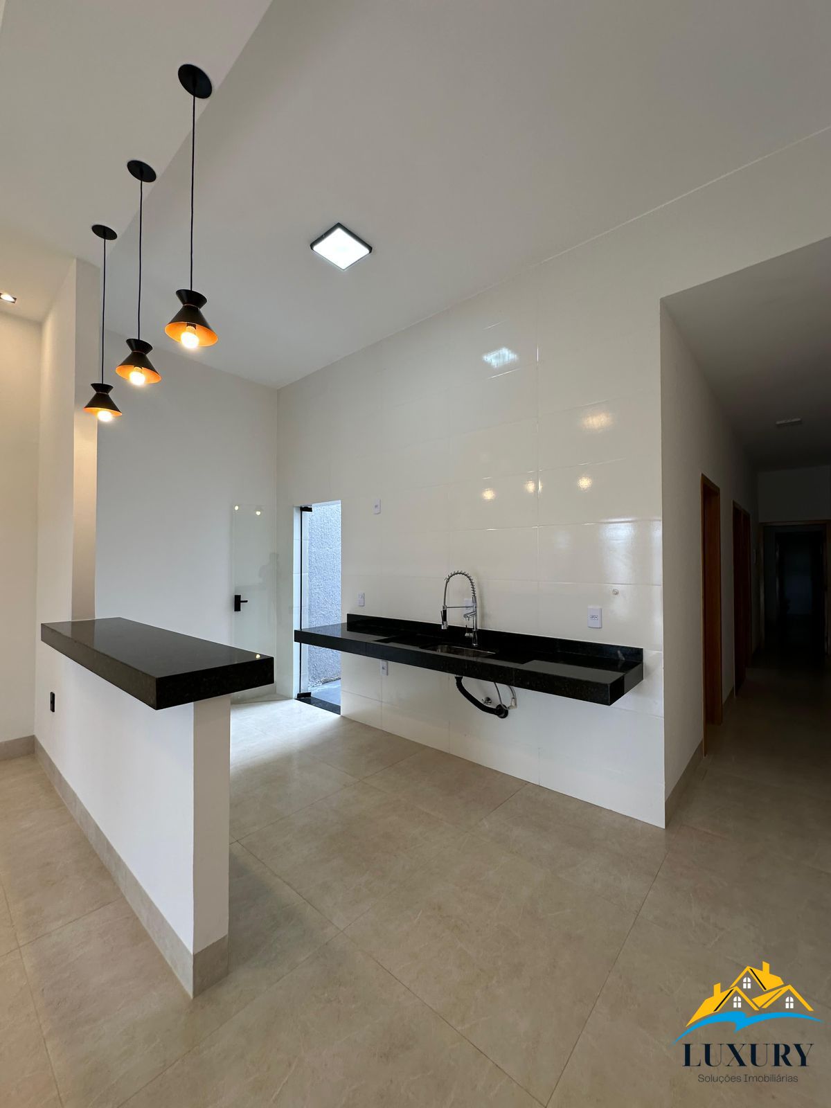 Casa à venda com 3 quartos, 100m² - Foto 8