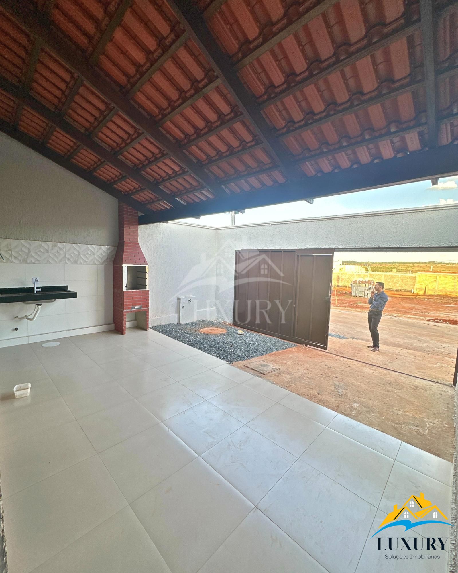 Casa à venda com 2 quartos, 70m² - Foto 4