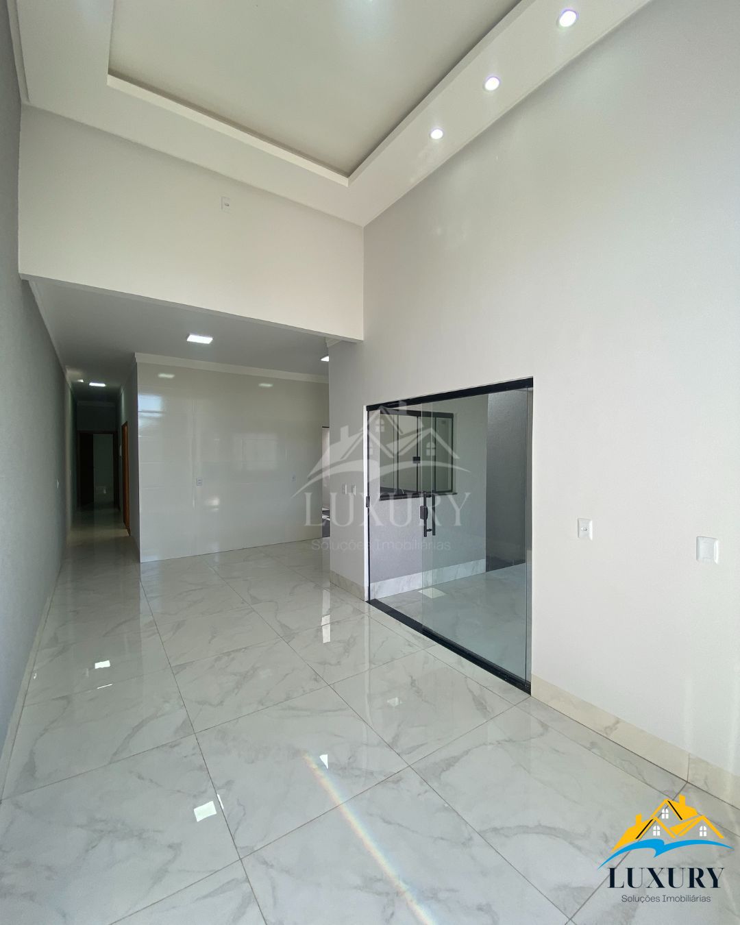 Casa à venda com 3 quartos, 100m² - Foto 4