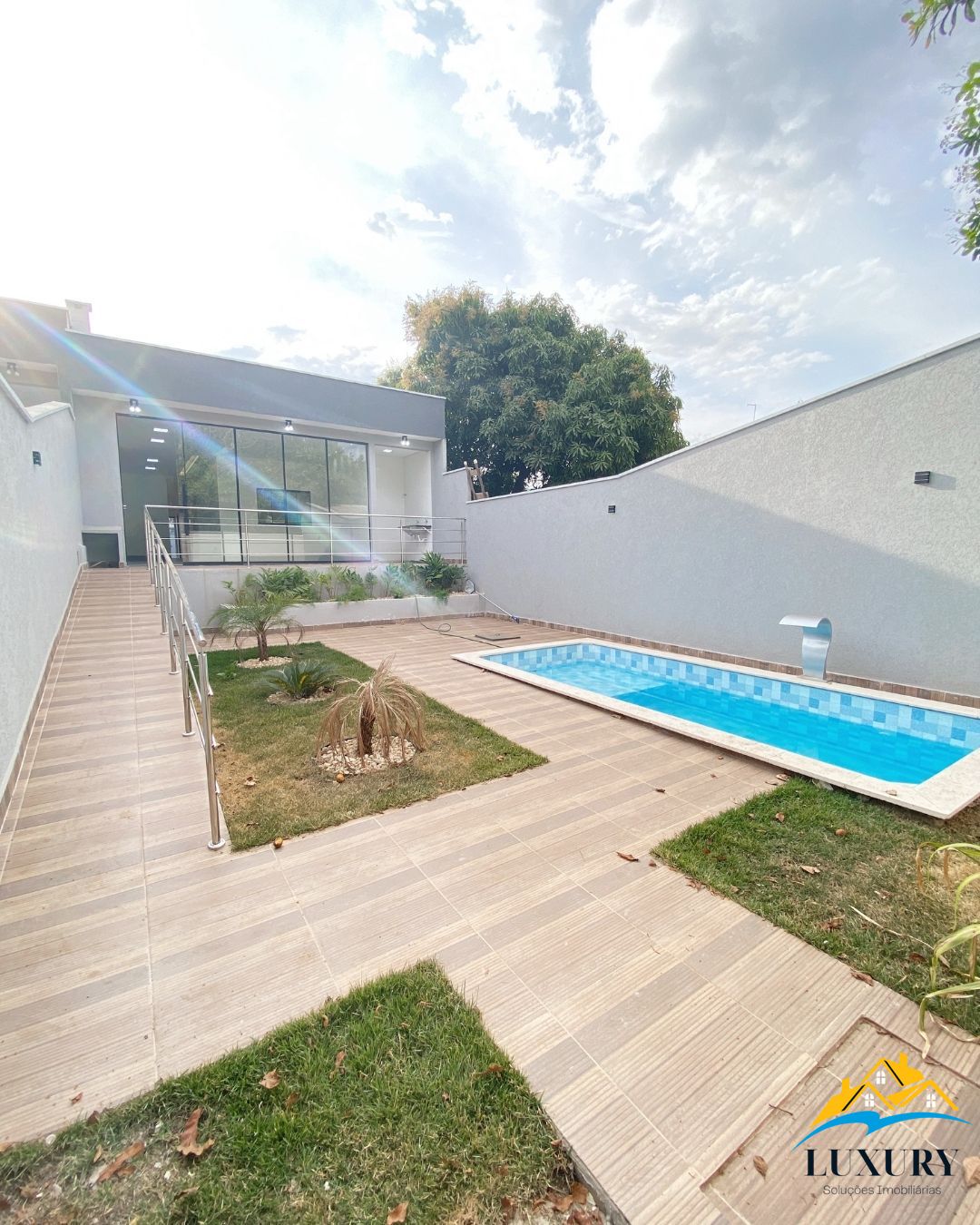 Casa à venda com 3 quartos, 167m² - Foto 2