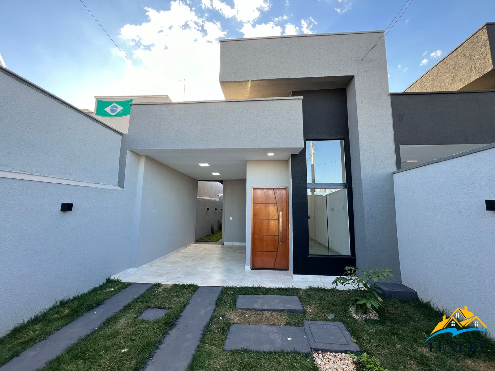 Casa à venda com 3 quartos, 112m² - Foto 1