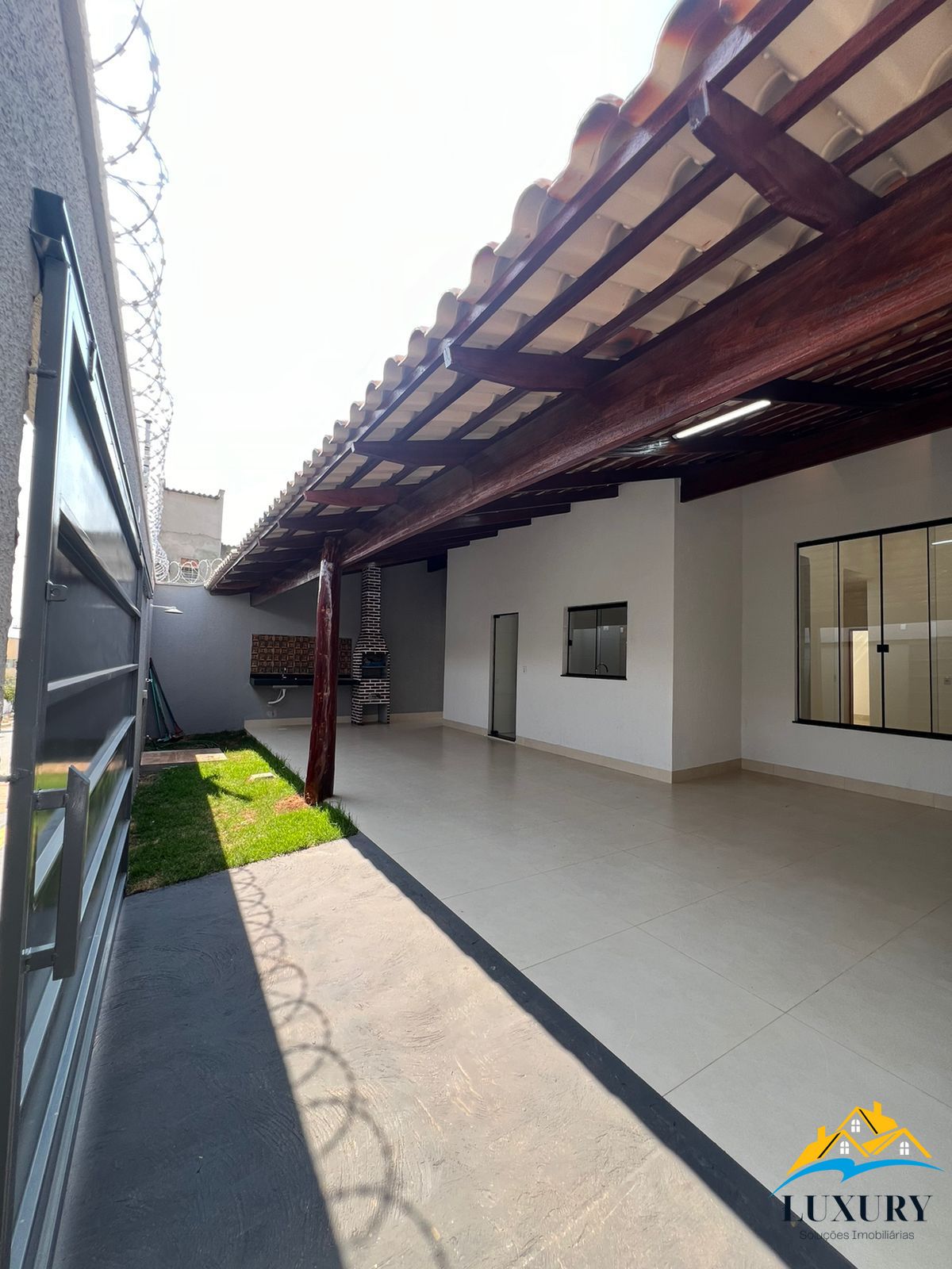 Casa à venda com 3 quartos, 140m² - Foto 1