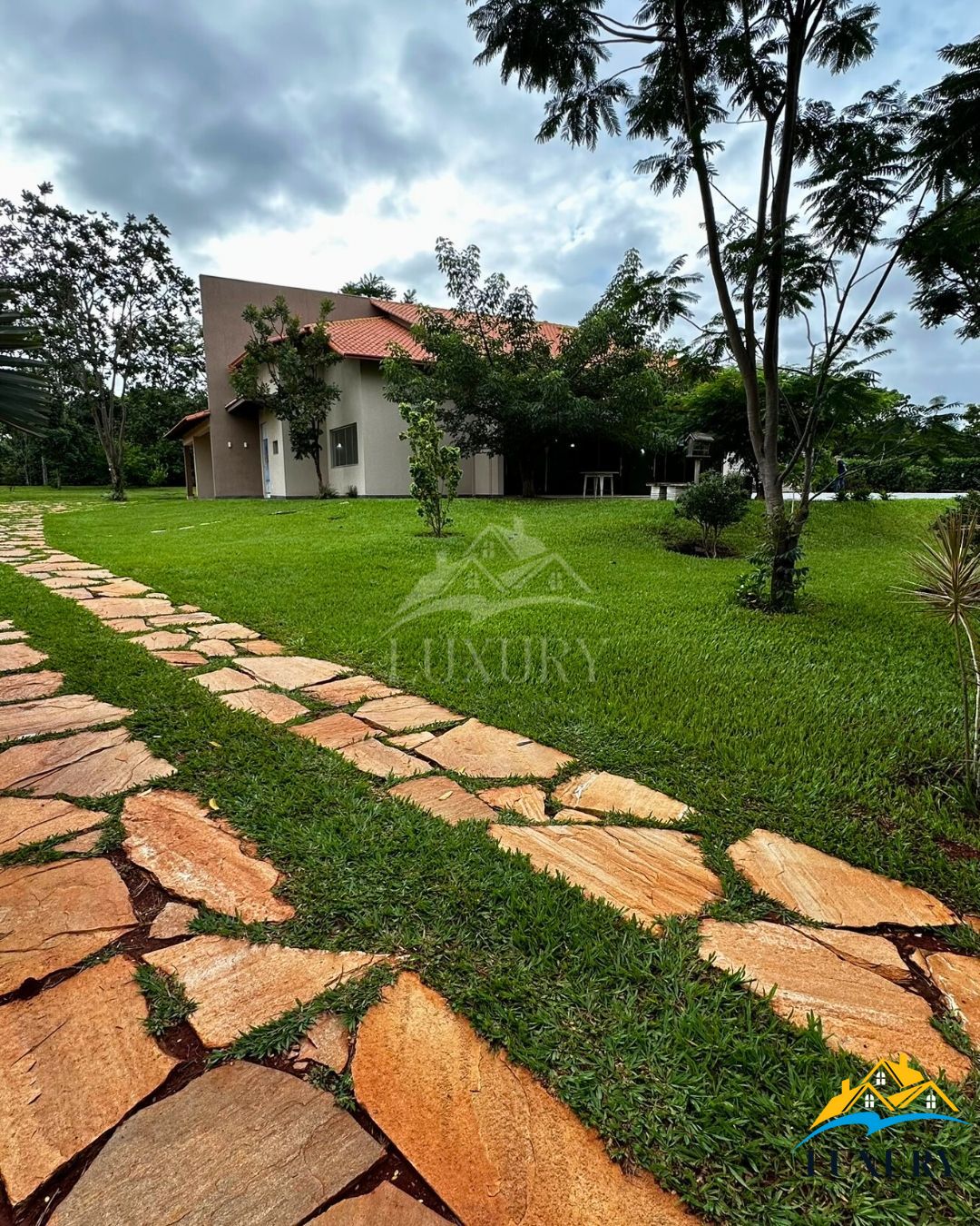 Casa de Condomínio à venda com 3 quartos, 411m² - Foto 2