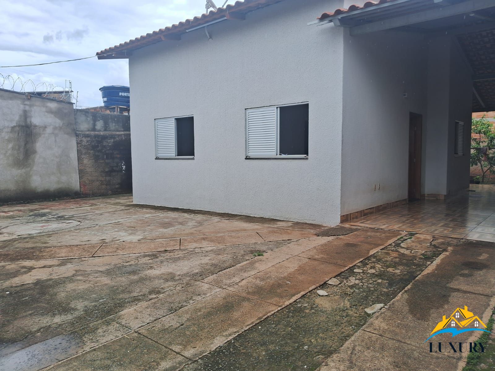 Casa para alugar com 3 quartos, 160m² - Foto 1