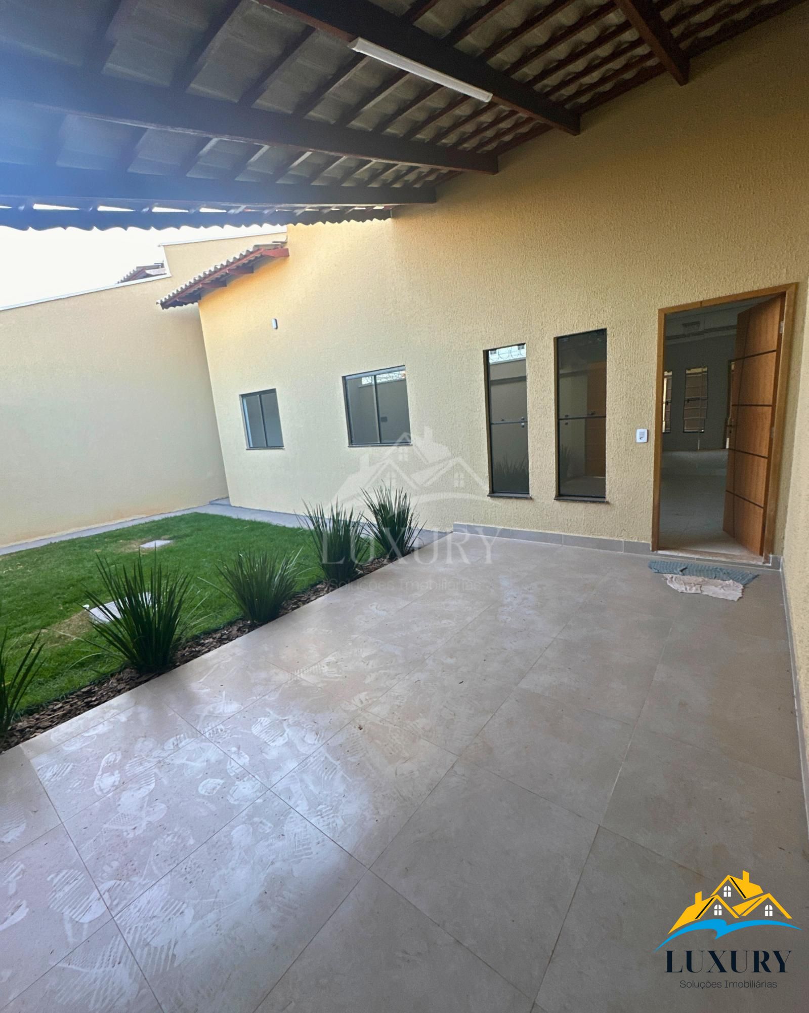 Casa à venda com 3 quartos, 102m² - Foto 2