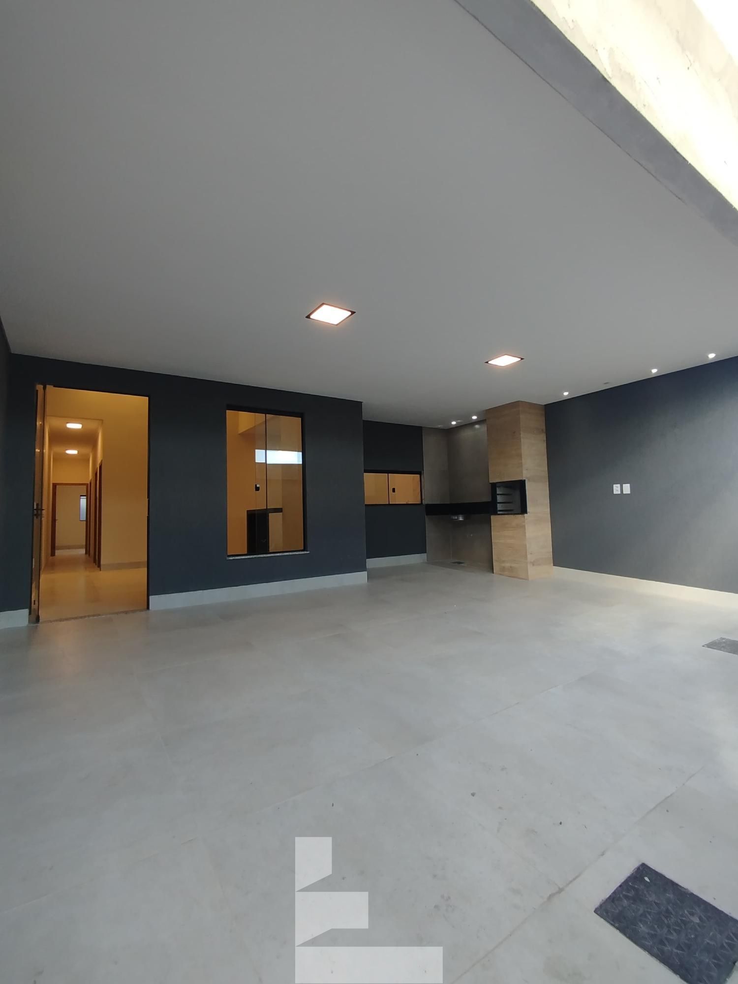 Casa à venda com 3 quartos, 117m² - Foto 1