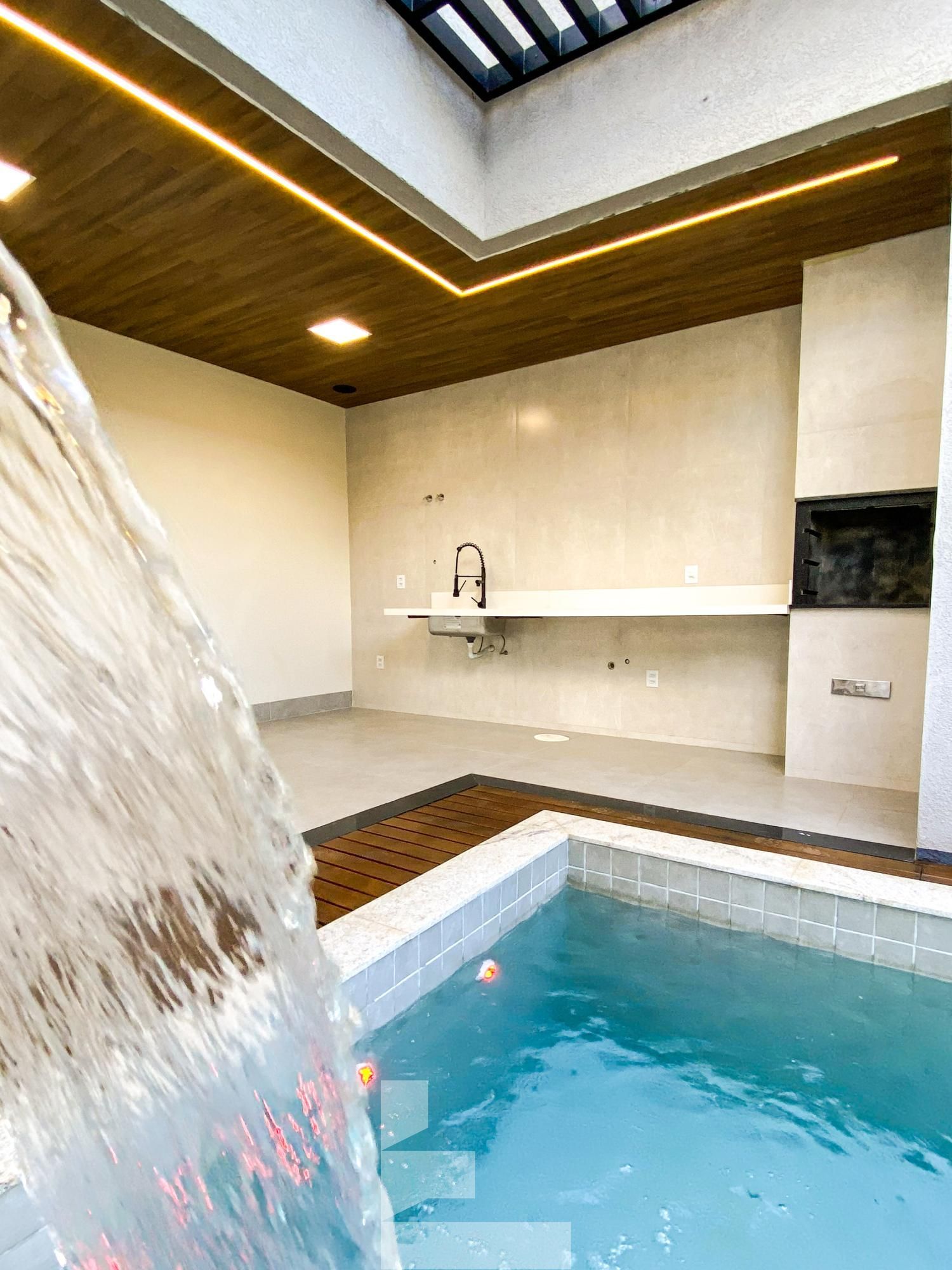 Casa à venda com 4 quartos, 185m² - Foto 14