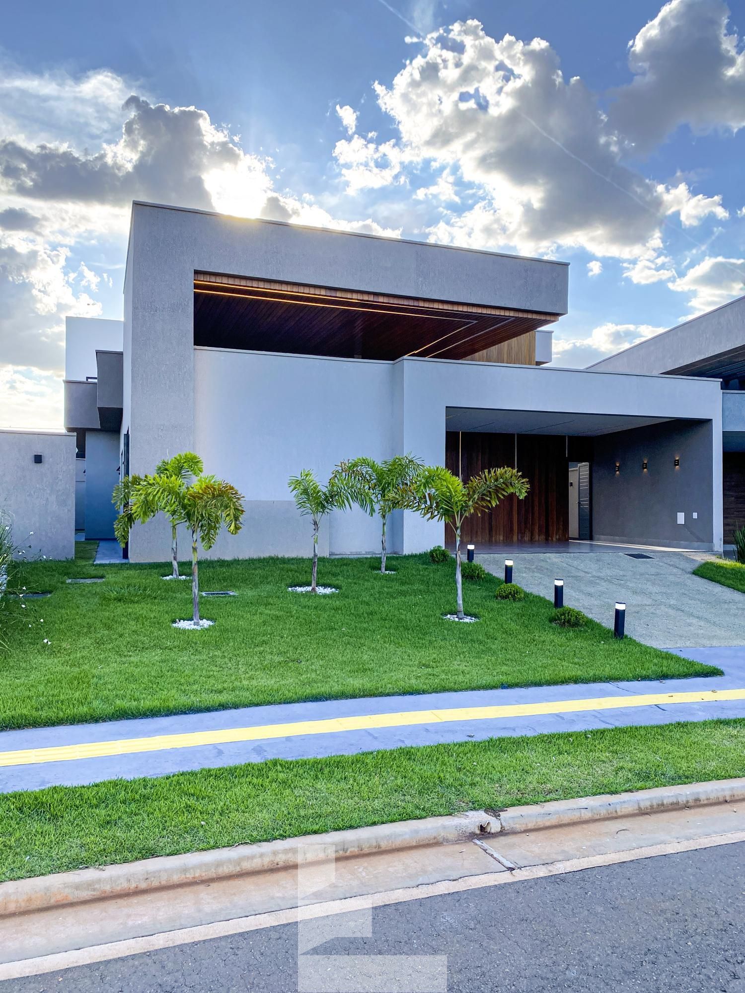 Casa à venda com 4 quartos, 185m² - Foto 2