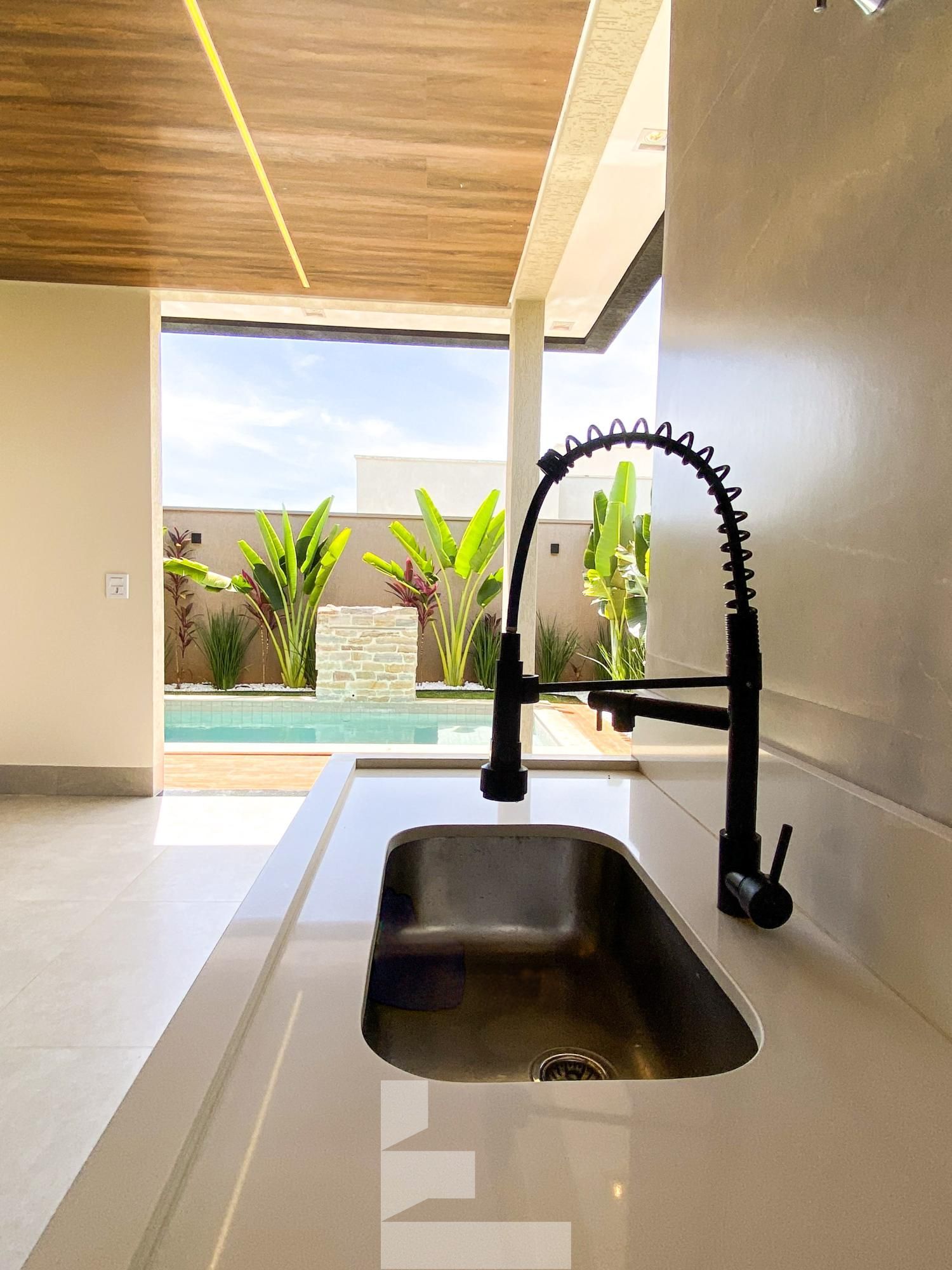Casa à venda com 4 quartos, 180m² - Foto 10