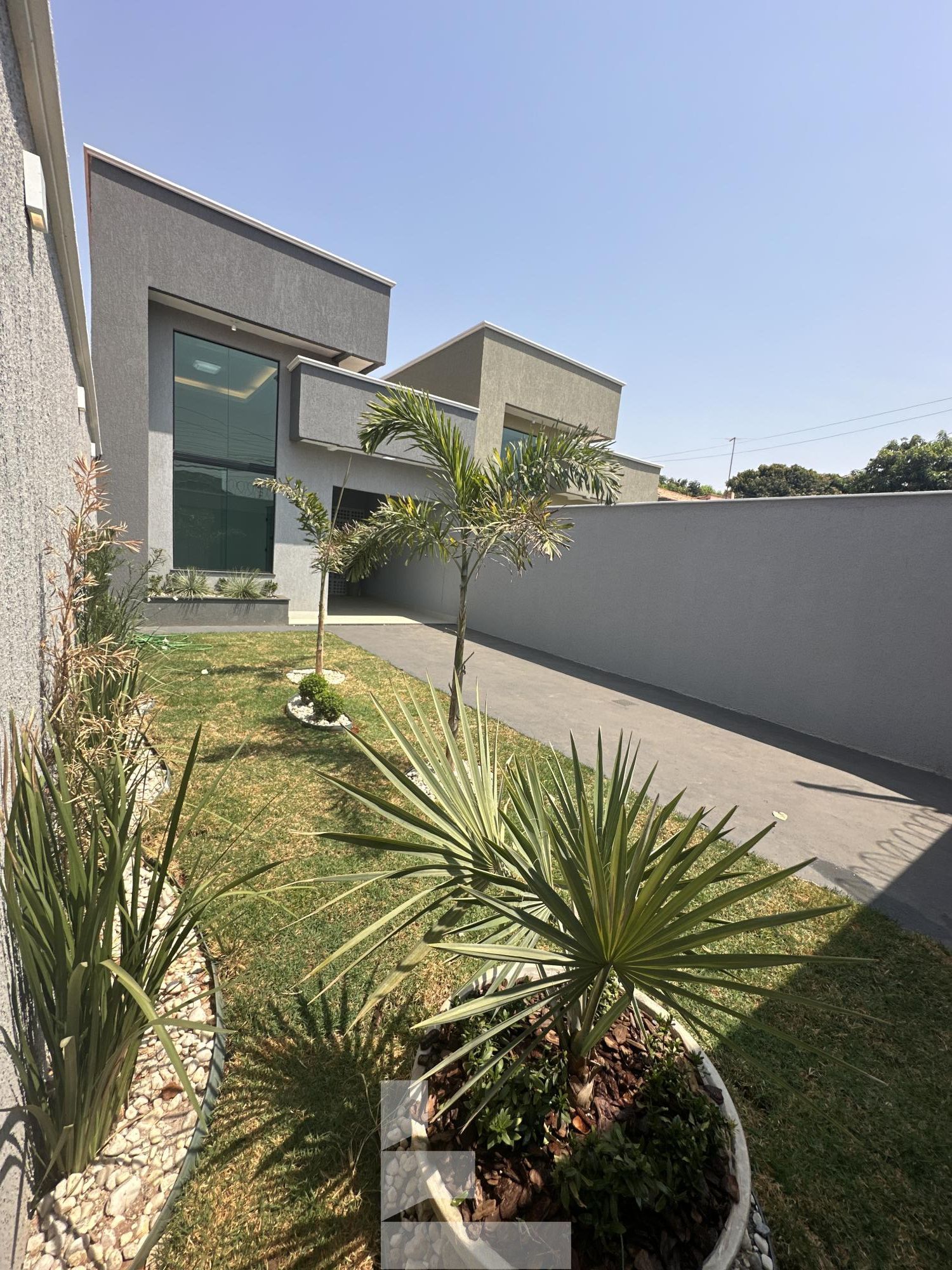 Casa à venda com 3 quartos, 130m² - Foto 1