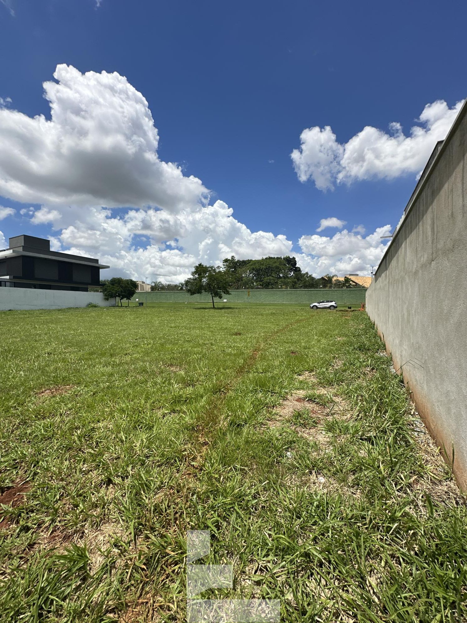Terreno à venda, 830m² - Foto 1