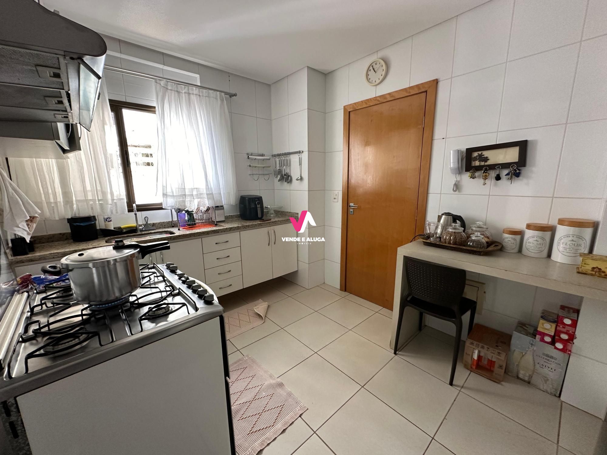 Apartamento à venda com 3 quartos, 125m² - Foto 8