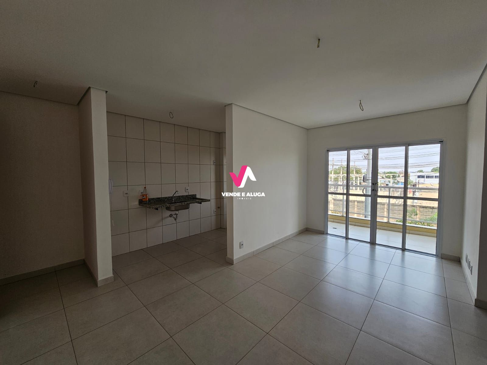 Apartamento à venda com 3 quartos, 84m² - Foto 1