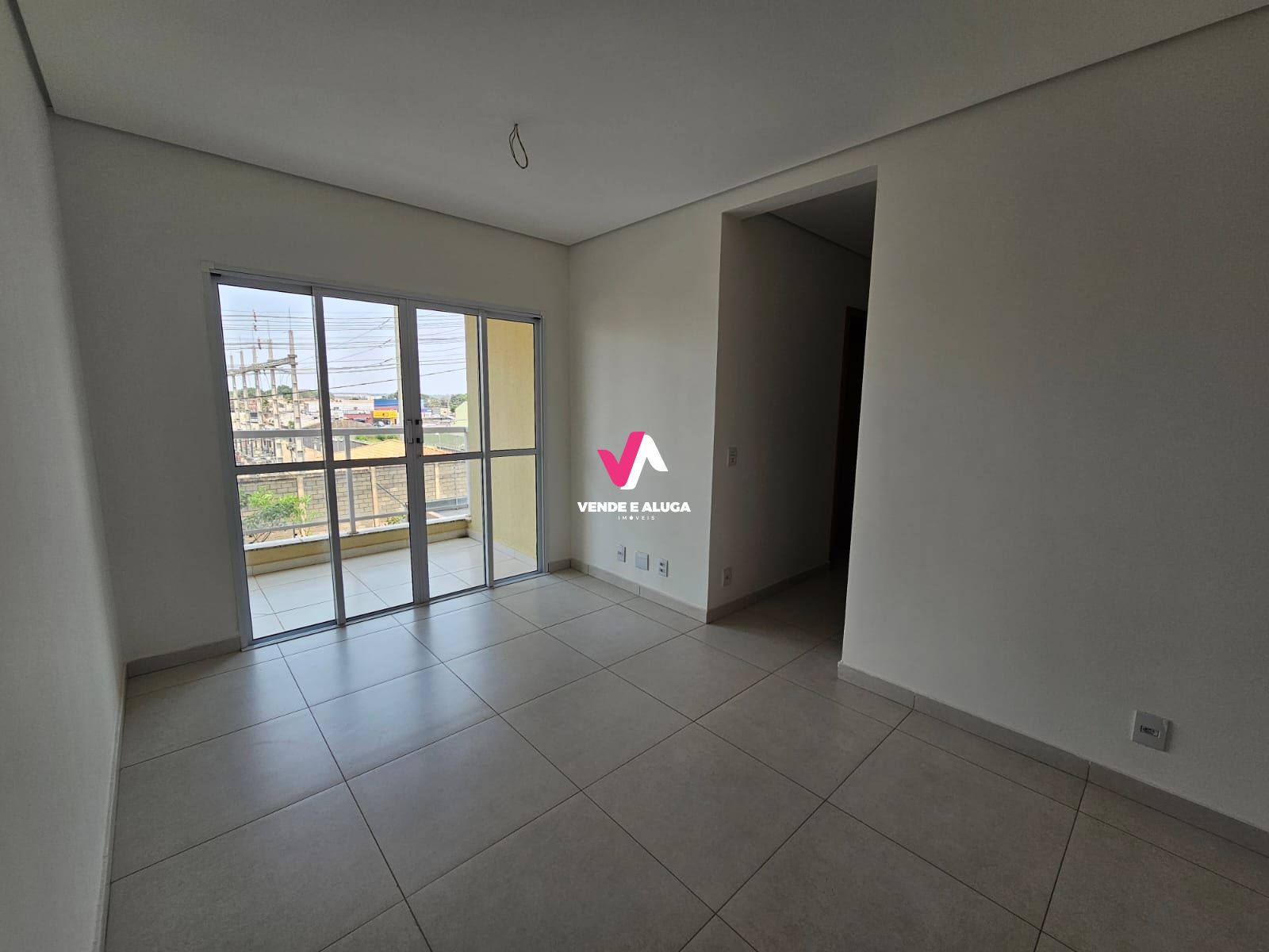 Apartamento à venda com 3 quartos, 84m² - Foto 3