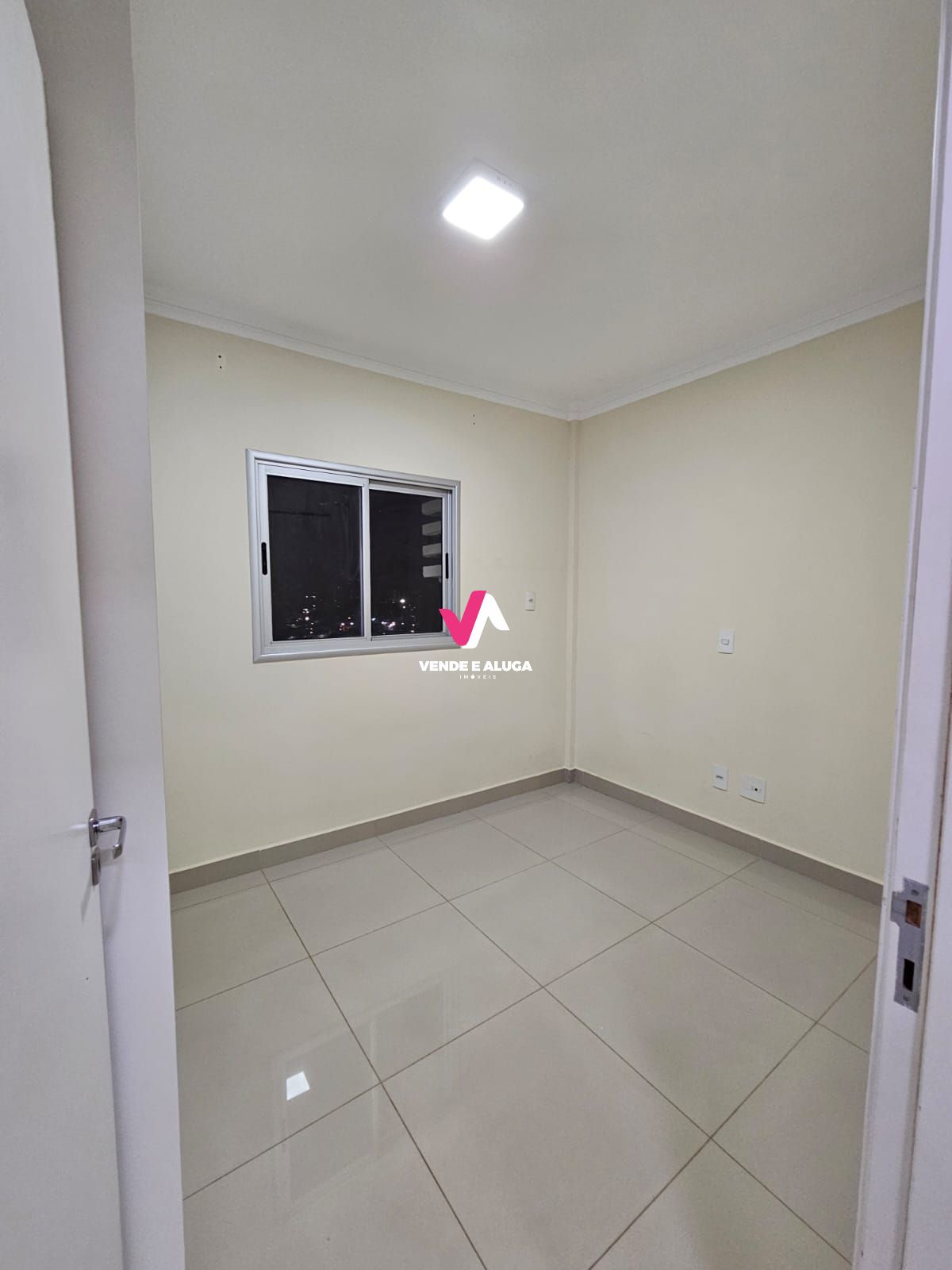 Apartamento à venda com 3 quartos, 76m² - Foto 11