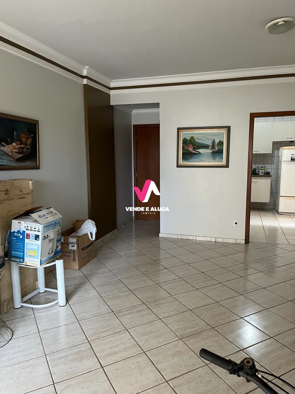 Apartamento à venda com 3 quartos, 121m² - Foto 2